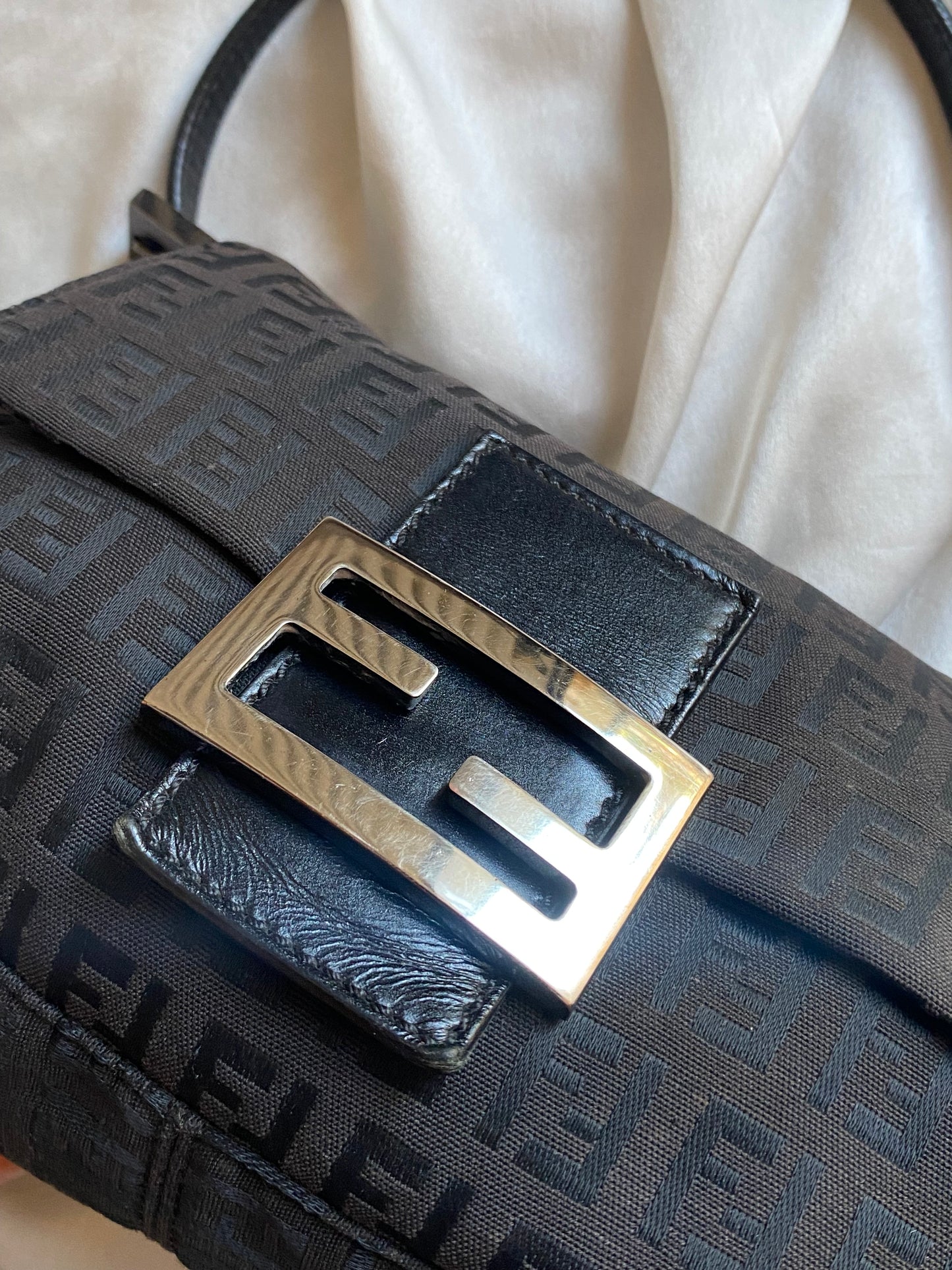 Fendi mini mamma baguette