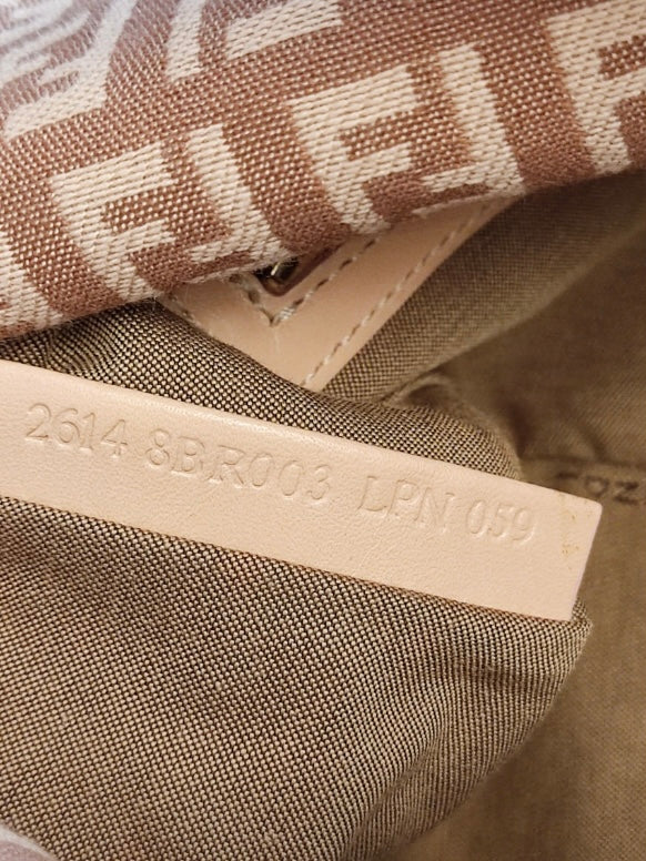 Fendi baguette monogram rosa