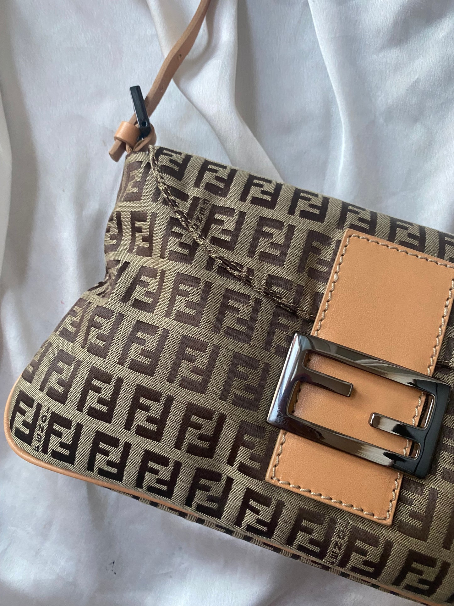 Fendi baguette double flap beige