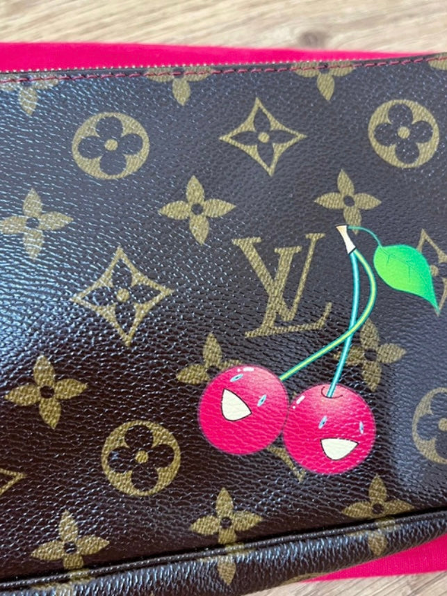 Louis Vuitton pochette accessoire cerises