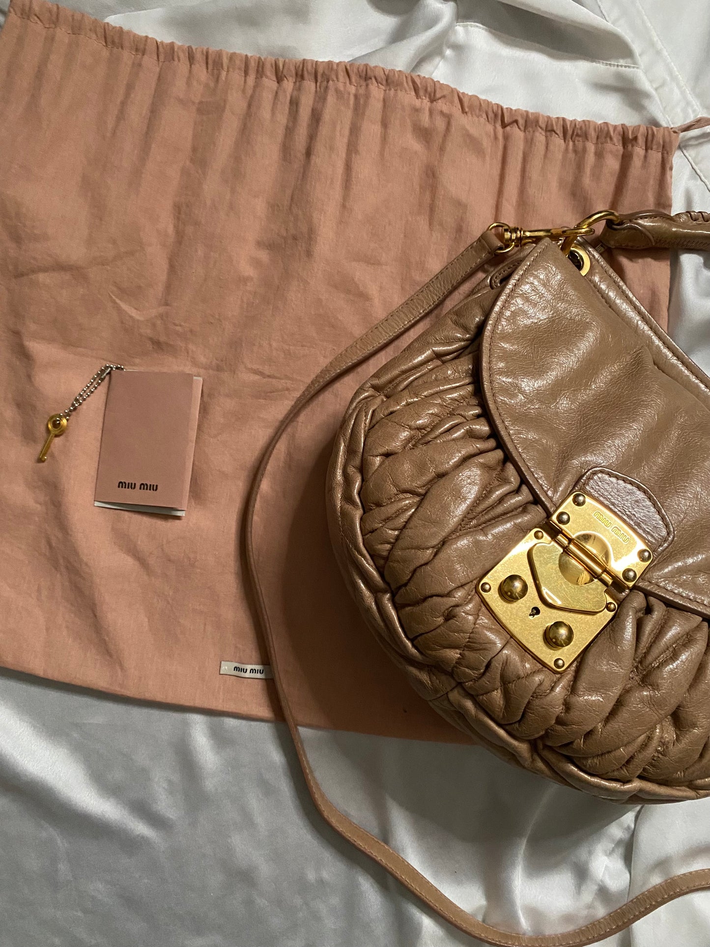 Miu miu coffer beige