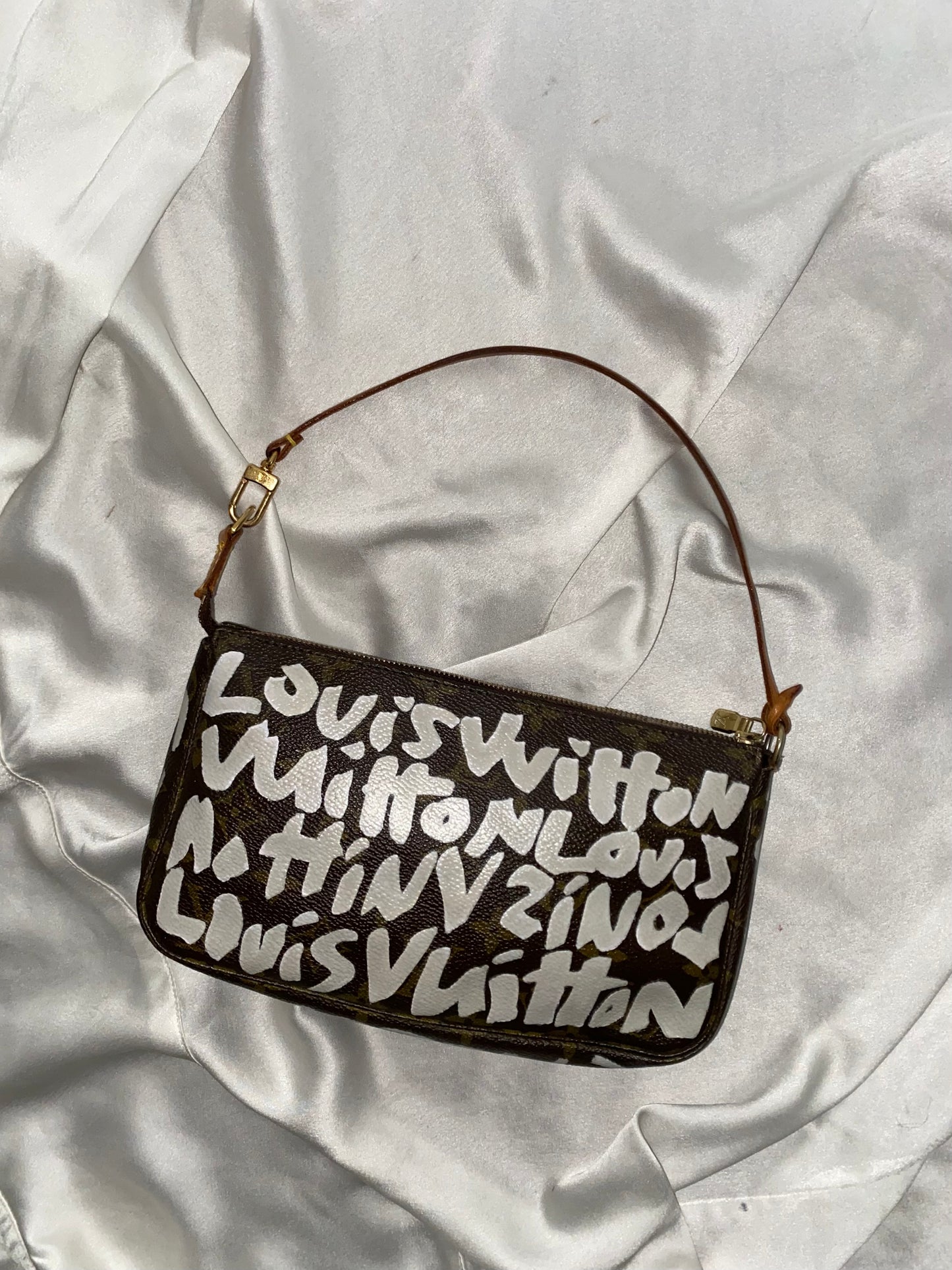 Louis Vuitton x Stephen Sprouse pochette accessoire white graffiti