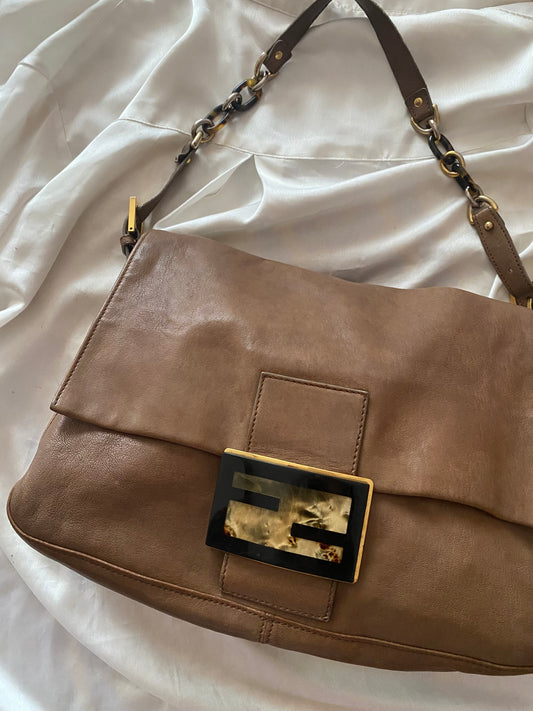 Fendi mamma baguette in pelle marrone marble
