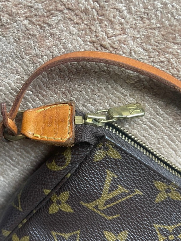 Louis Vuitton pochette accessoire