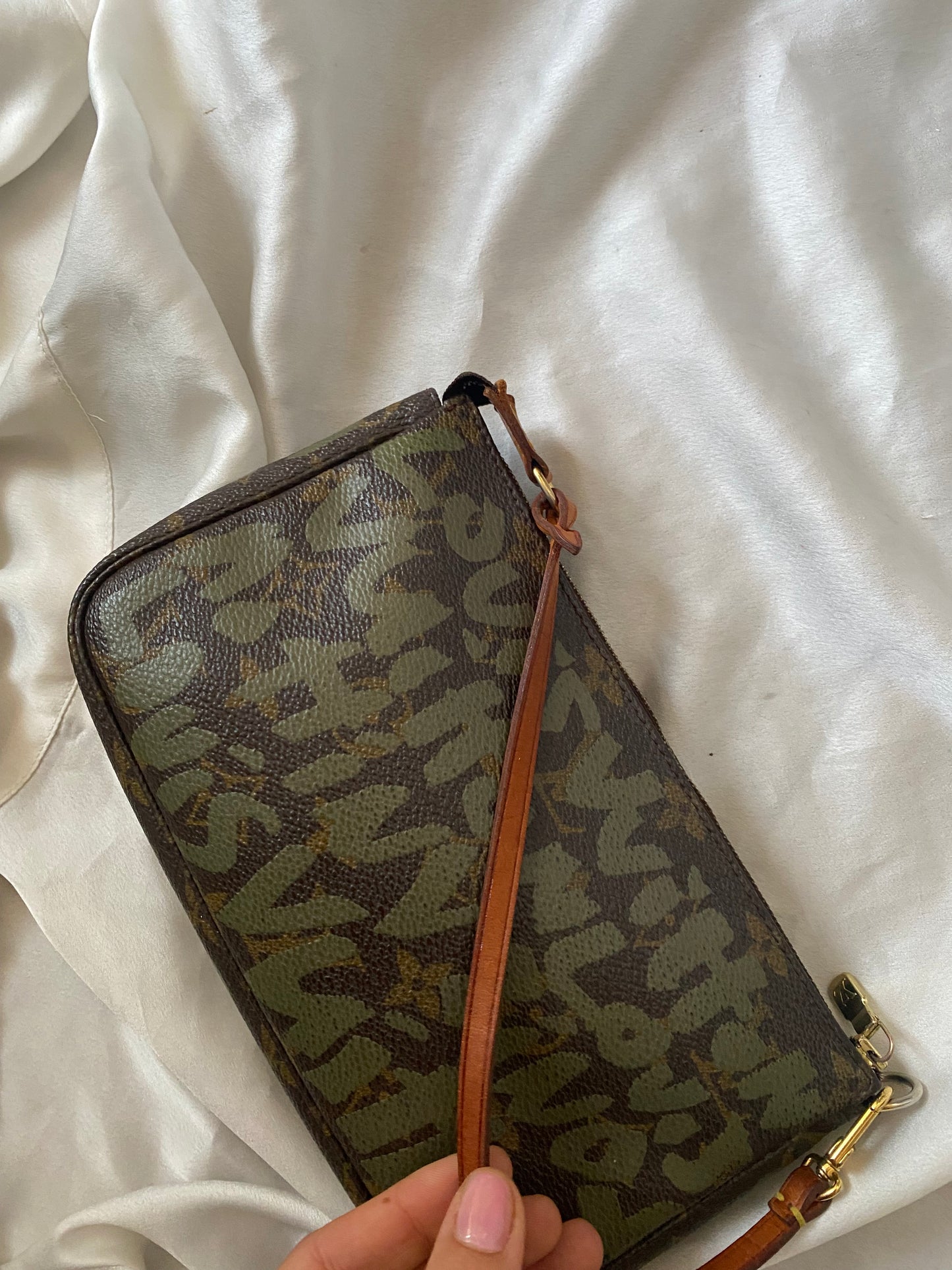 Louis Vuitton x Stephen Sprouse pochette accessoire green graffiti
