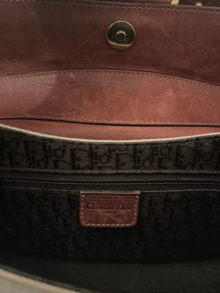 Dior Columbus street chic beige