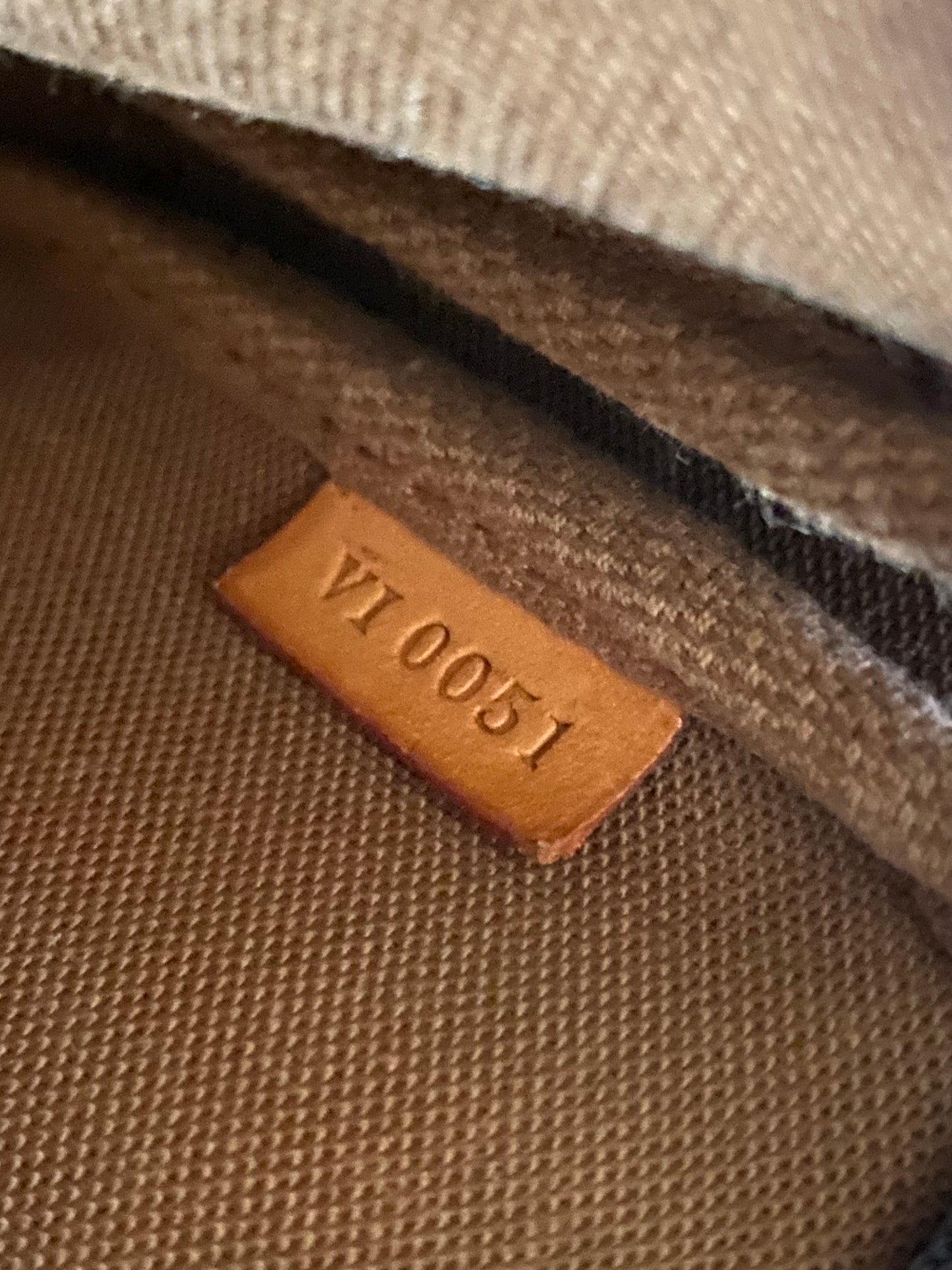 Louis Vuitton pochette accessoire monogram