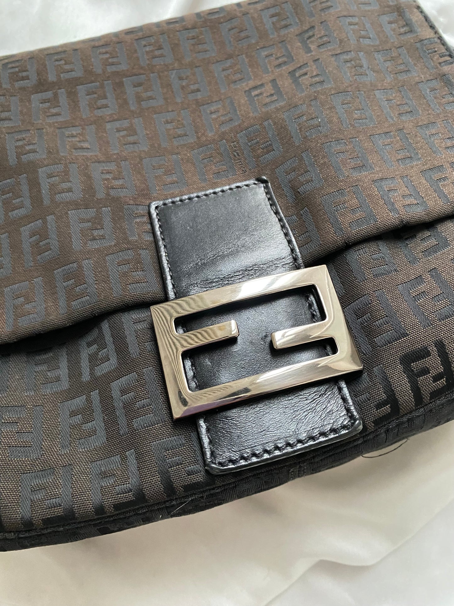 Fendi mamma baguette monogram zucchino nera riflessi marroni