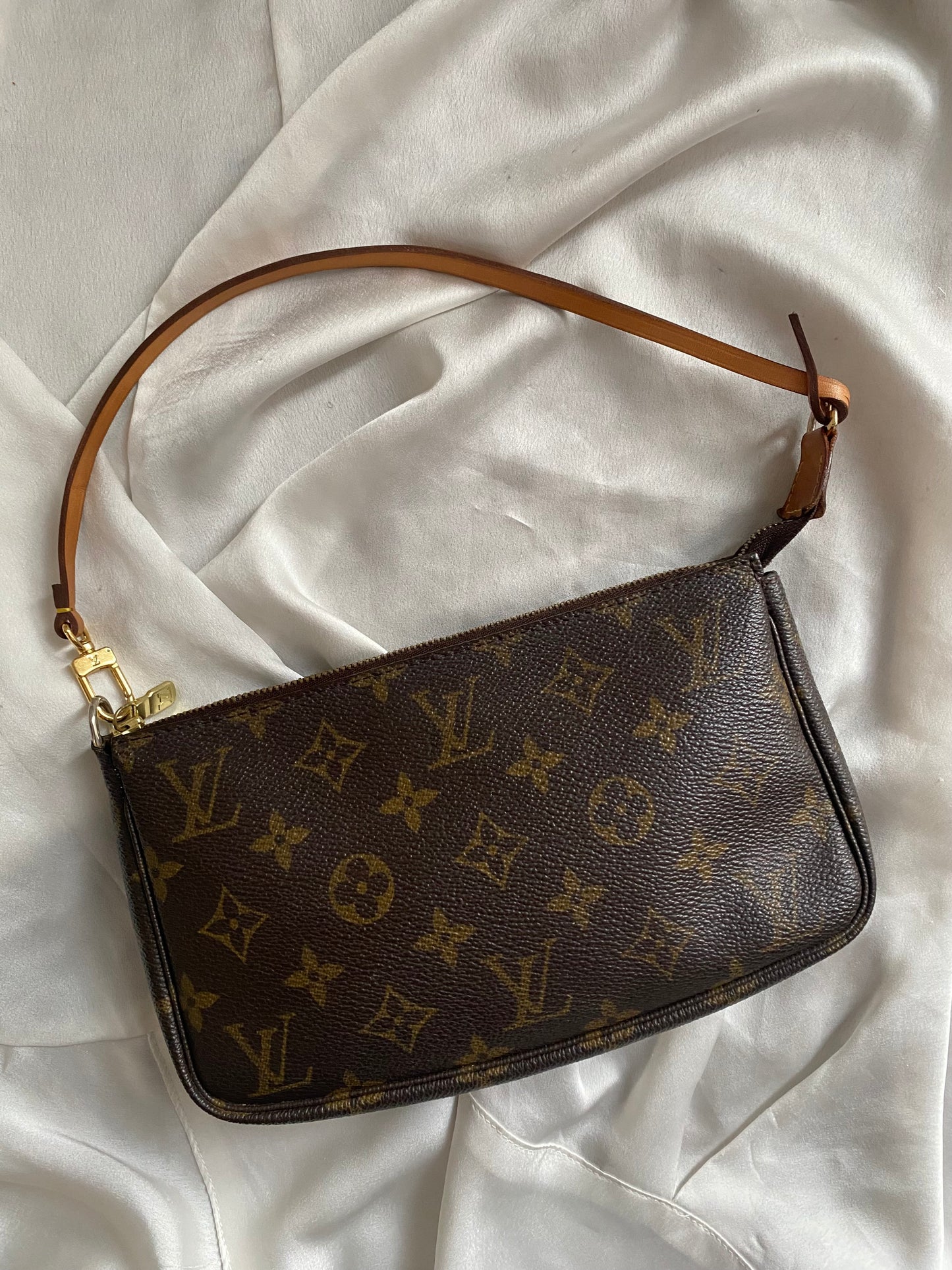 Louis Vuitton pochette accessoire ottime condizioni
