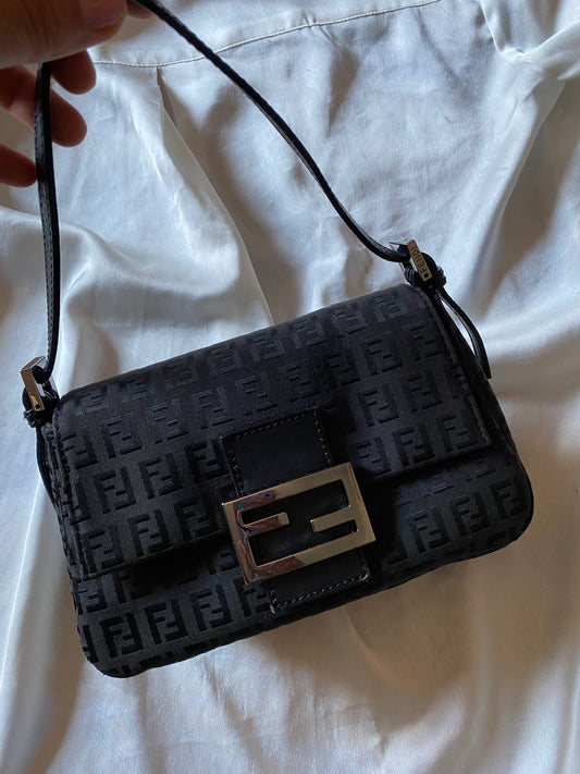 Fendi mini mamma baguette monogram zucchino nera