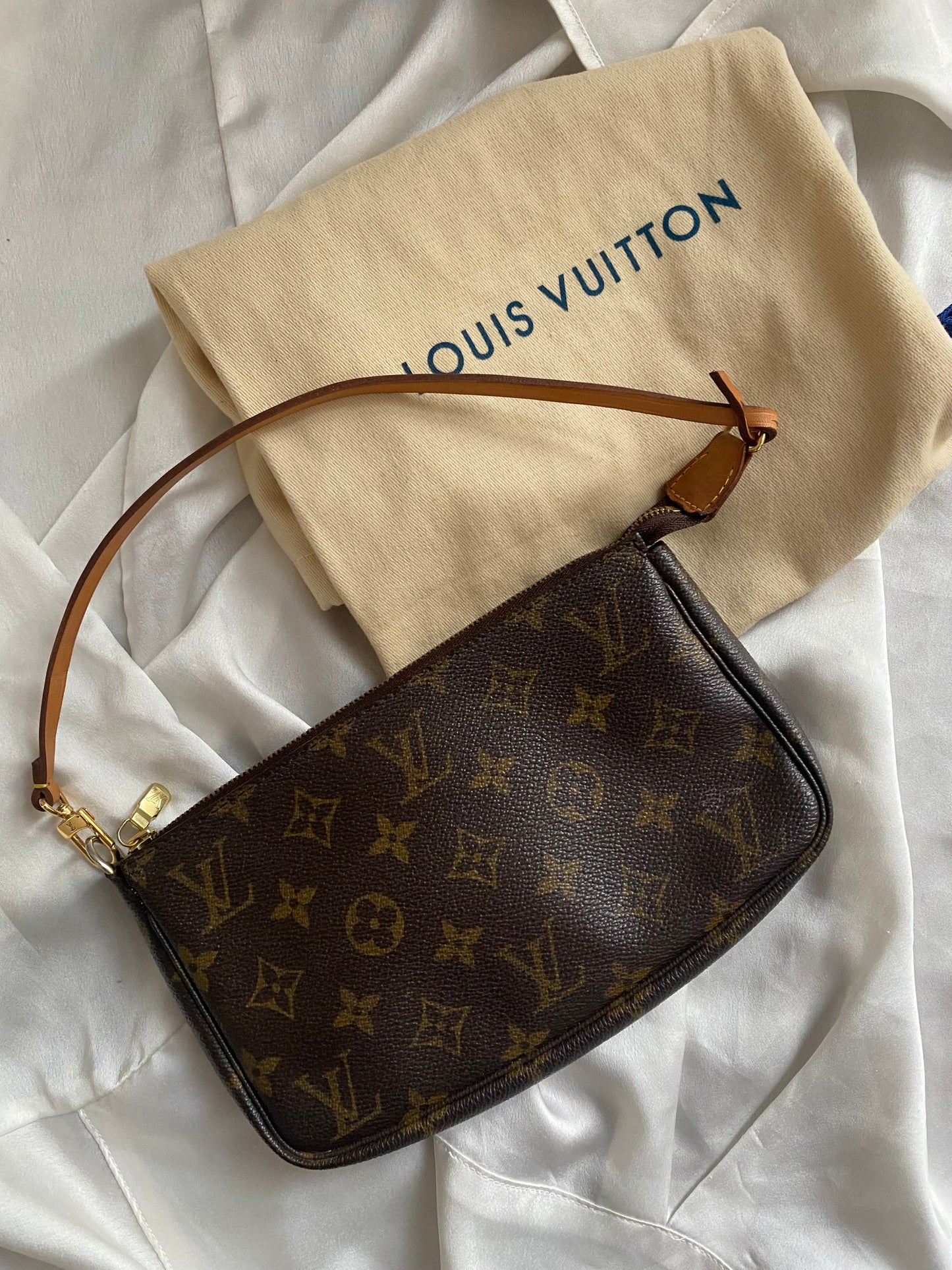 Louis Vuitton pochette accessoire ottime condizioni