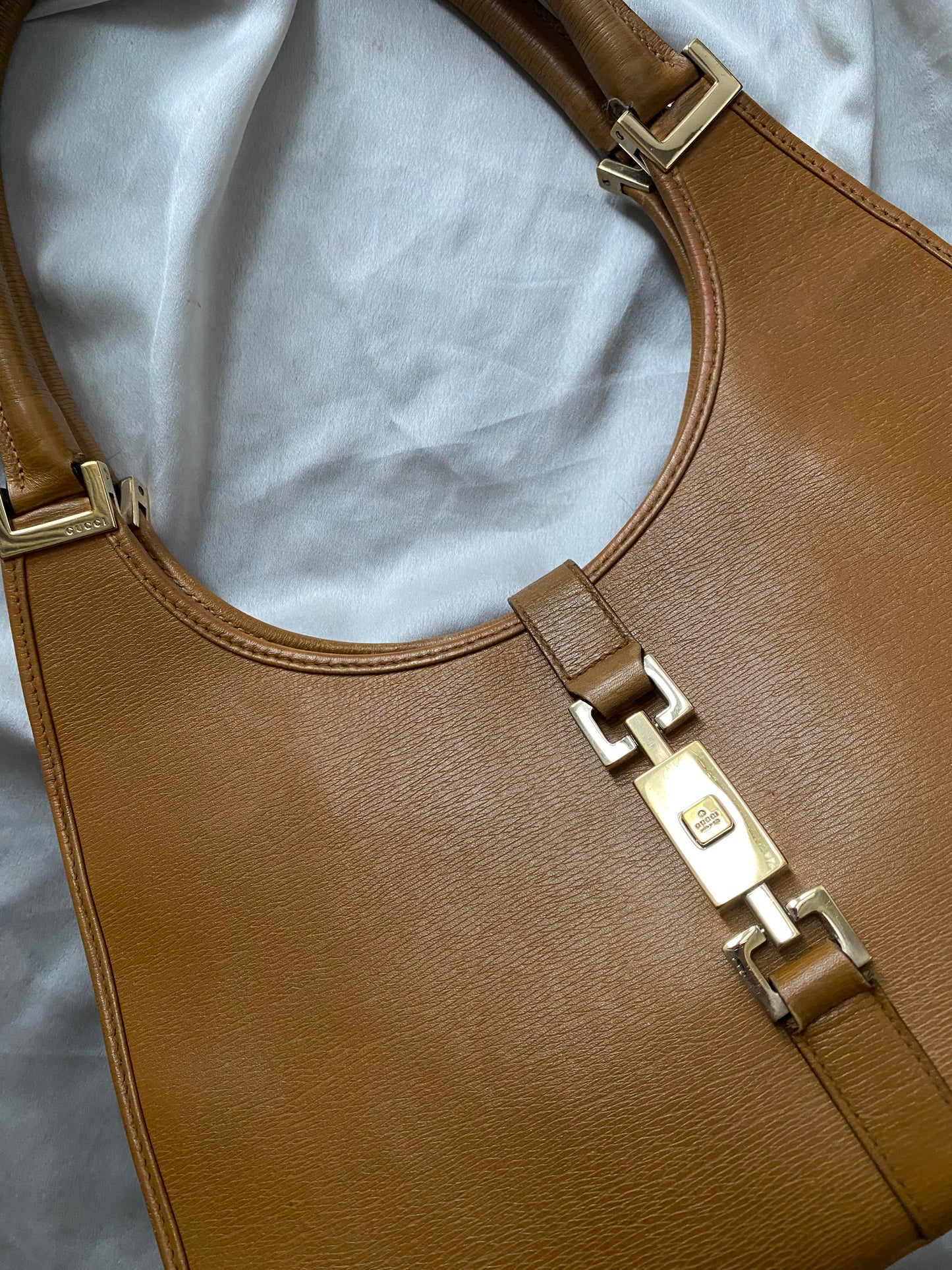 Gucci bardot hazelnut