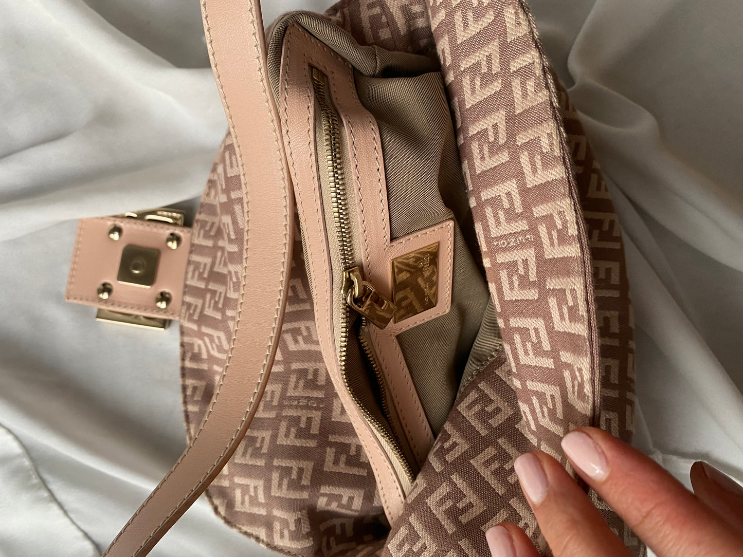 Fendi baguette double flap rosa e beige