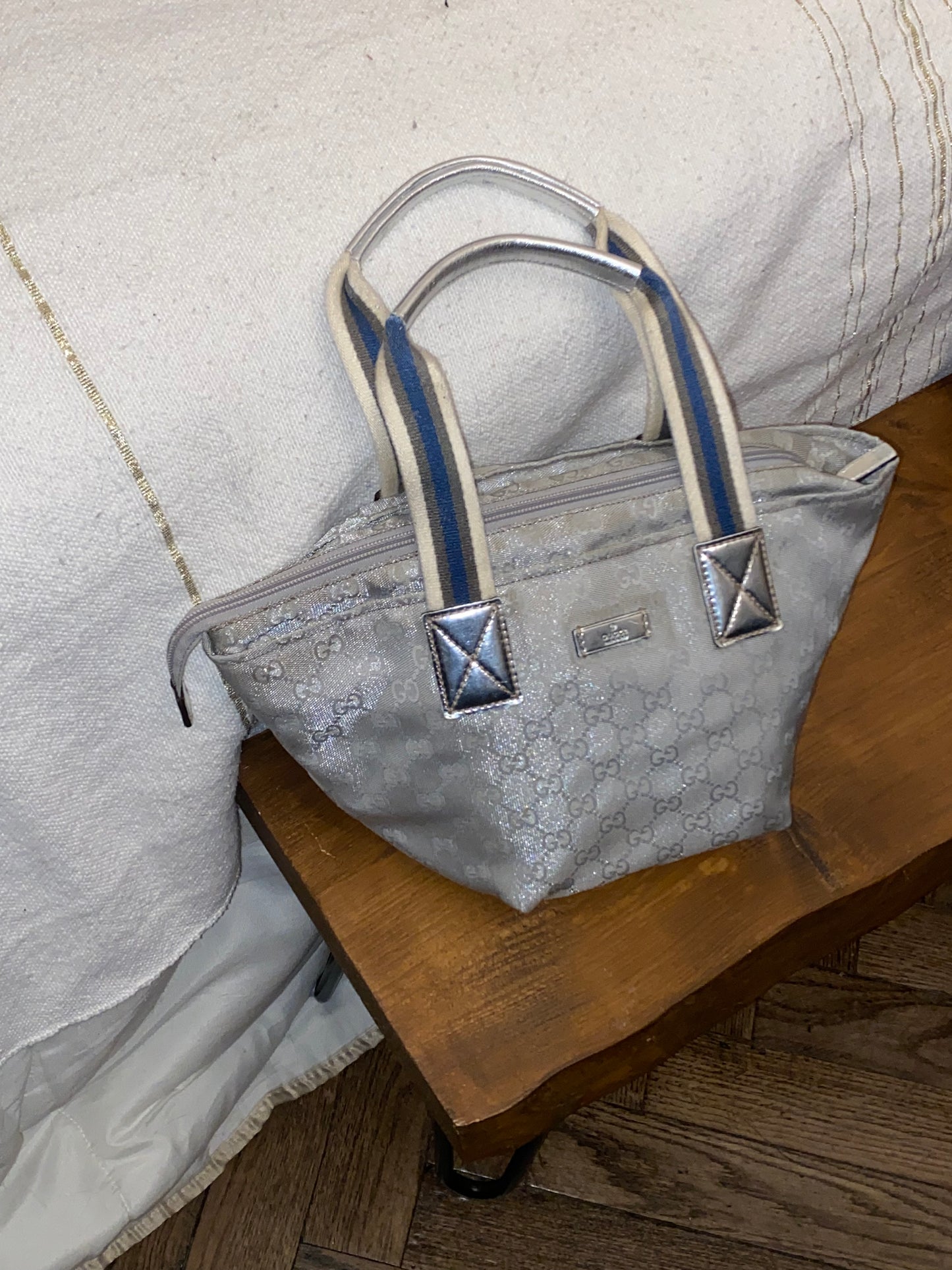 Gucci Shelly argento metallizzato