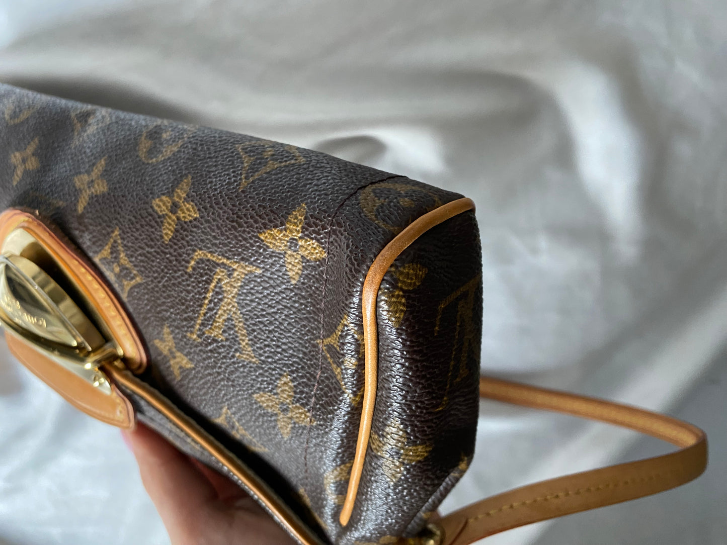 Louis Vuitton pochette Beverly