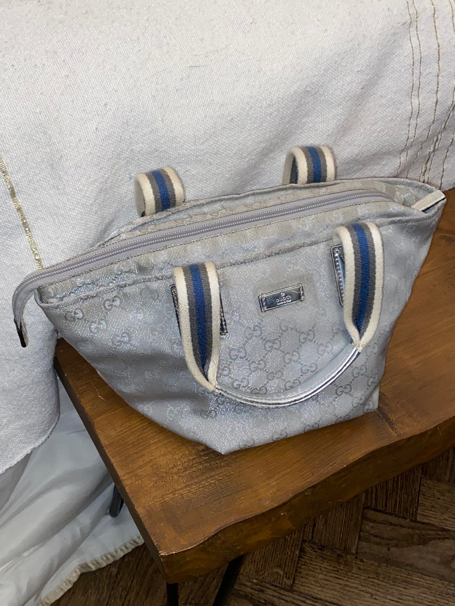 Gucci Shelly argento metallizzato