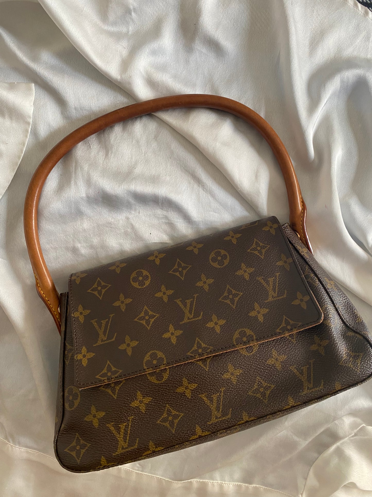 Louis Vuitton Mini Looping
