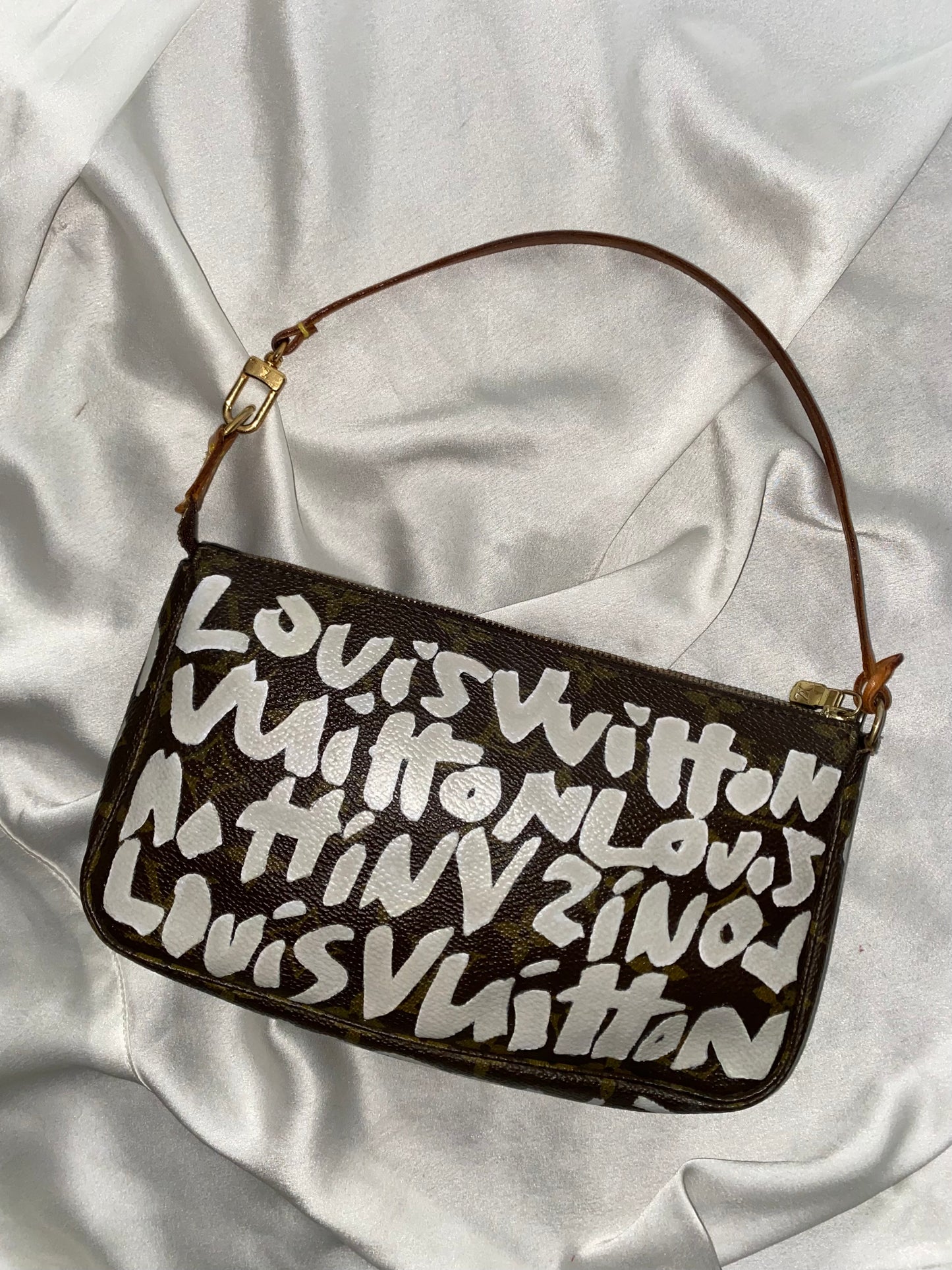 Louis Vuitton x Stephen Sprouse pochette accessoire white graffiti