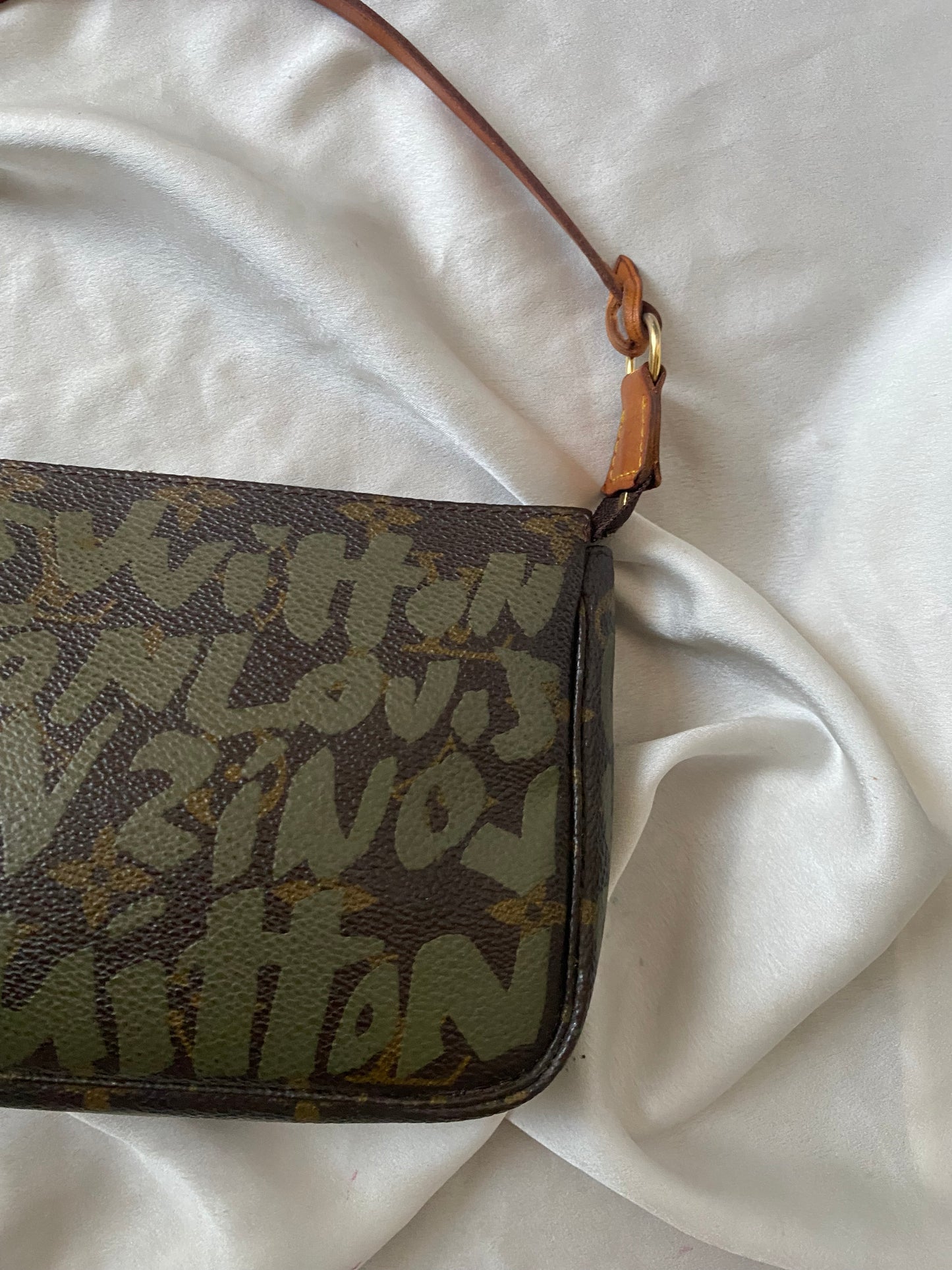 Louis Vuitton x Stephen Sprouse pochette accessoire green graffiti