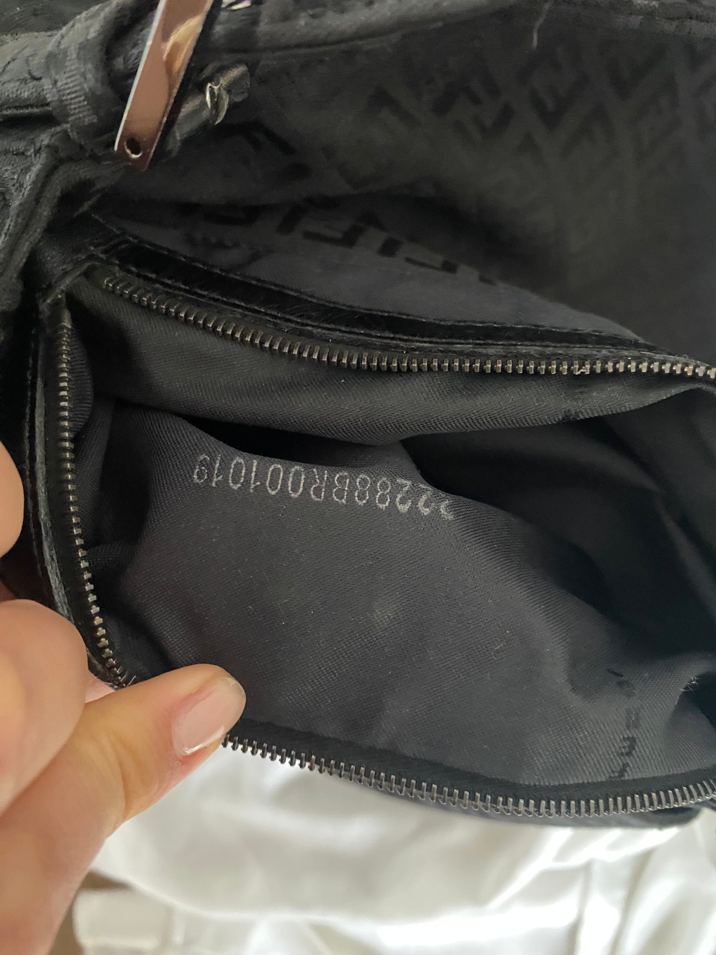 Fendi mamma baguette zucchino black
