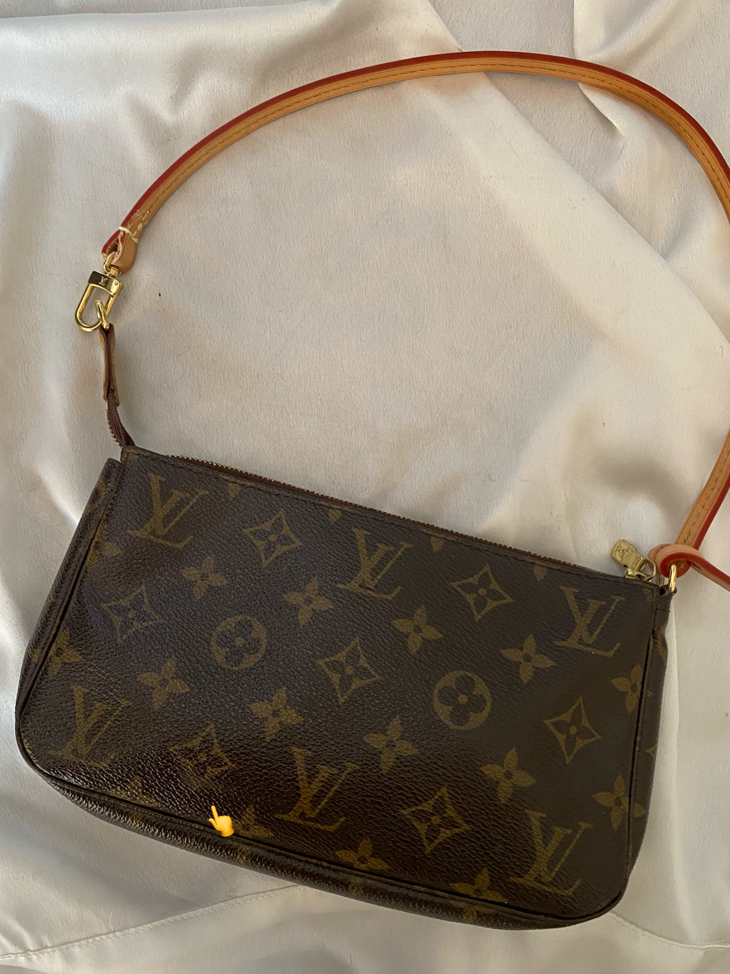 Louis Vuitton pochette accessoire classic monogram