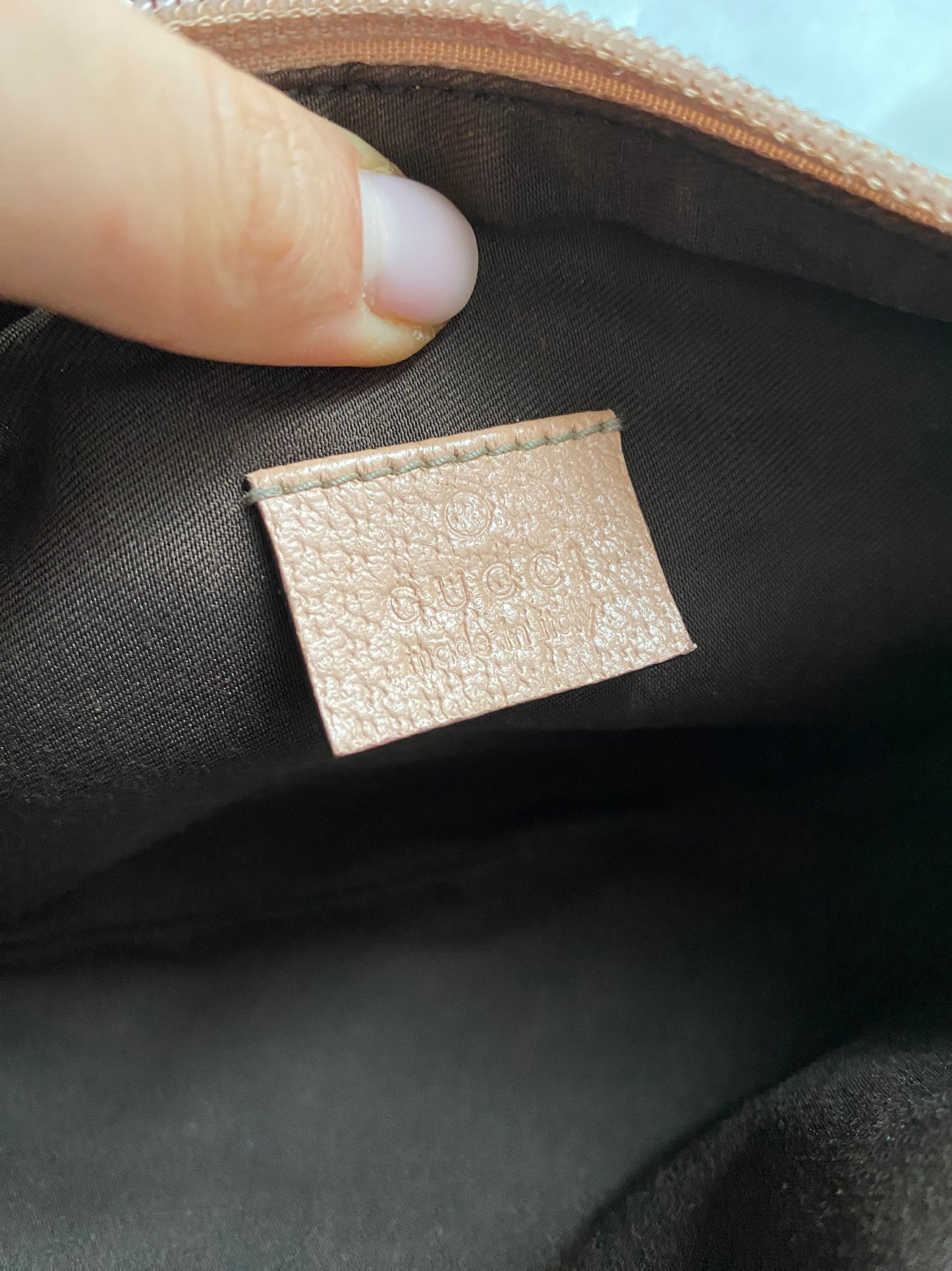 Gucci pretty boat rosa pelle martellata