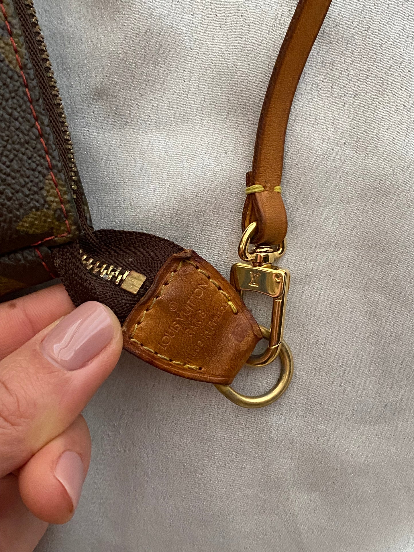 Louis Vuitton pochette accessoire cerises
