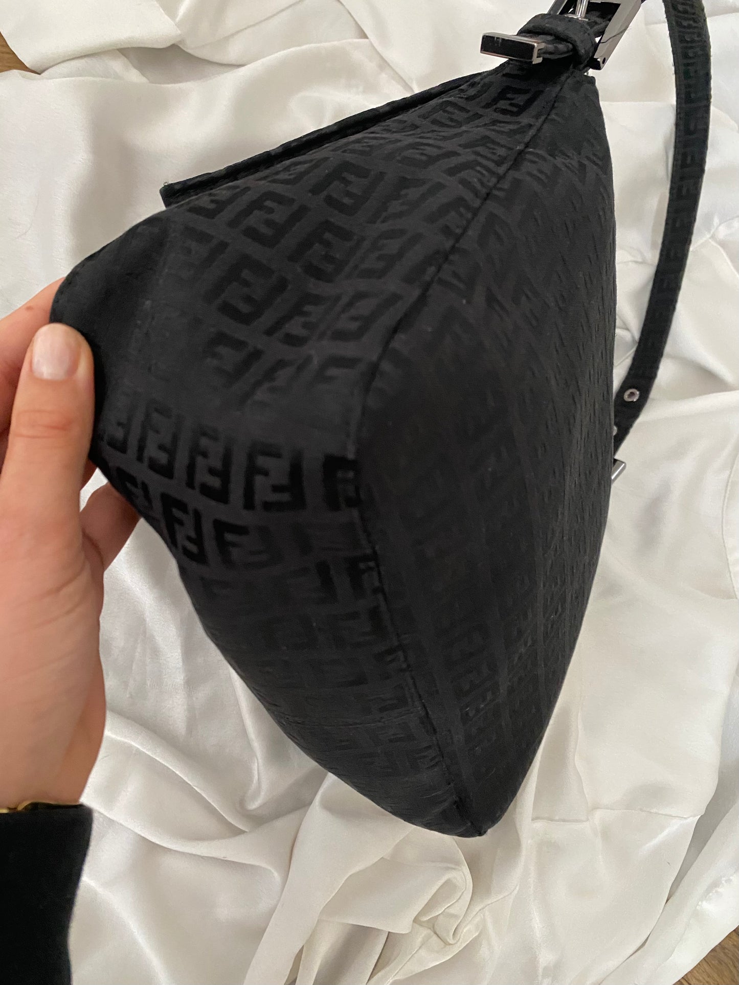 Fendi mamma baguette zucchino black