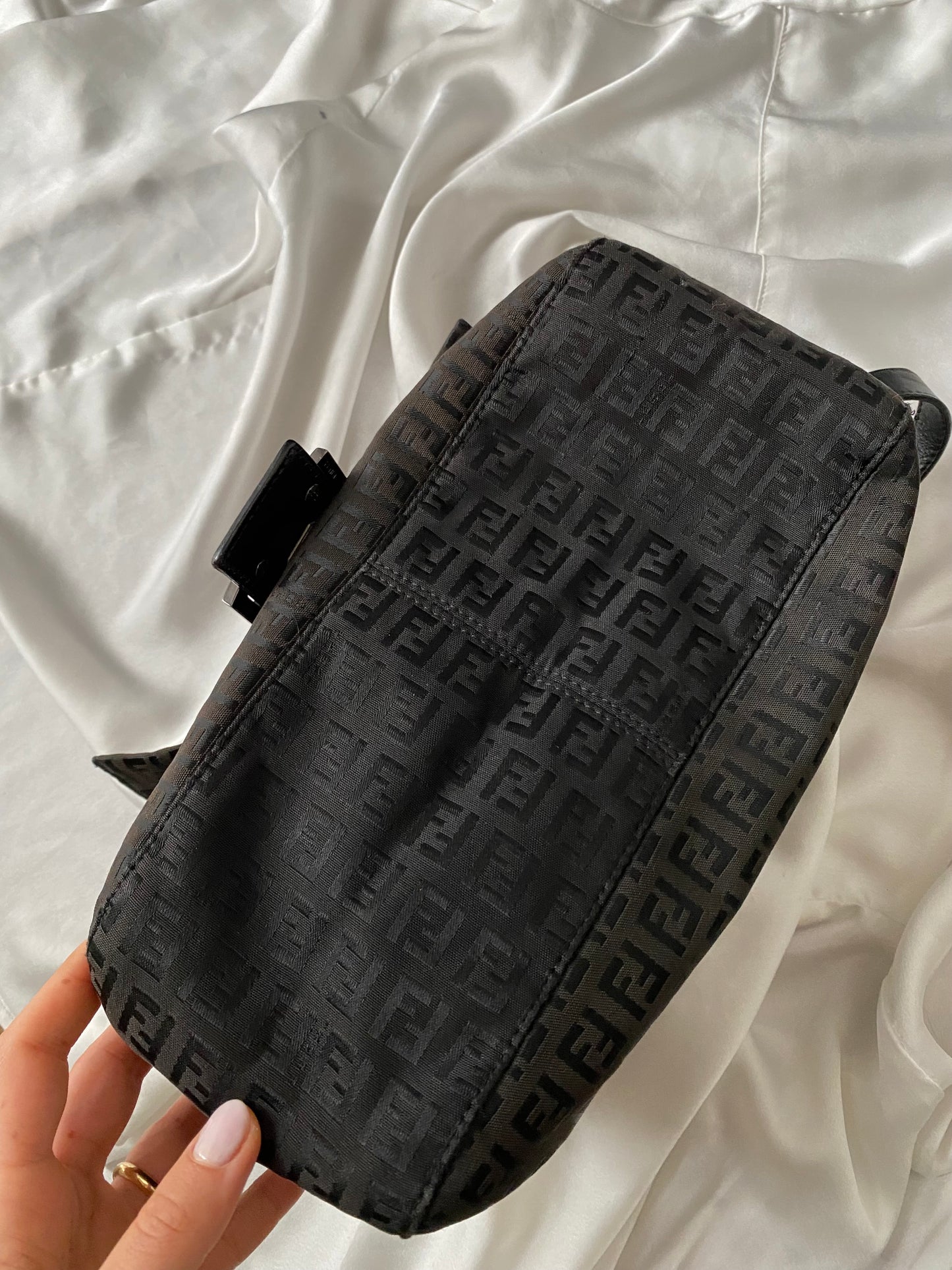 Fendi mamma baguette monogram zucchino nera riflessi marroni