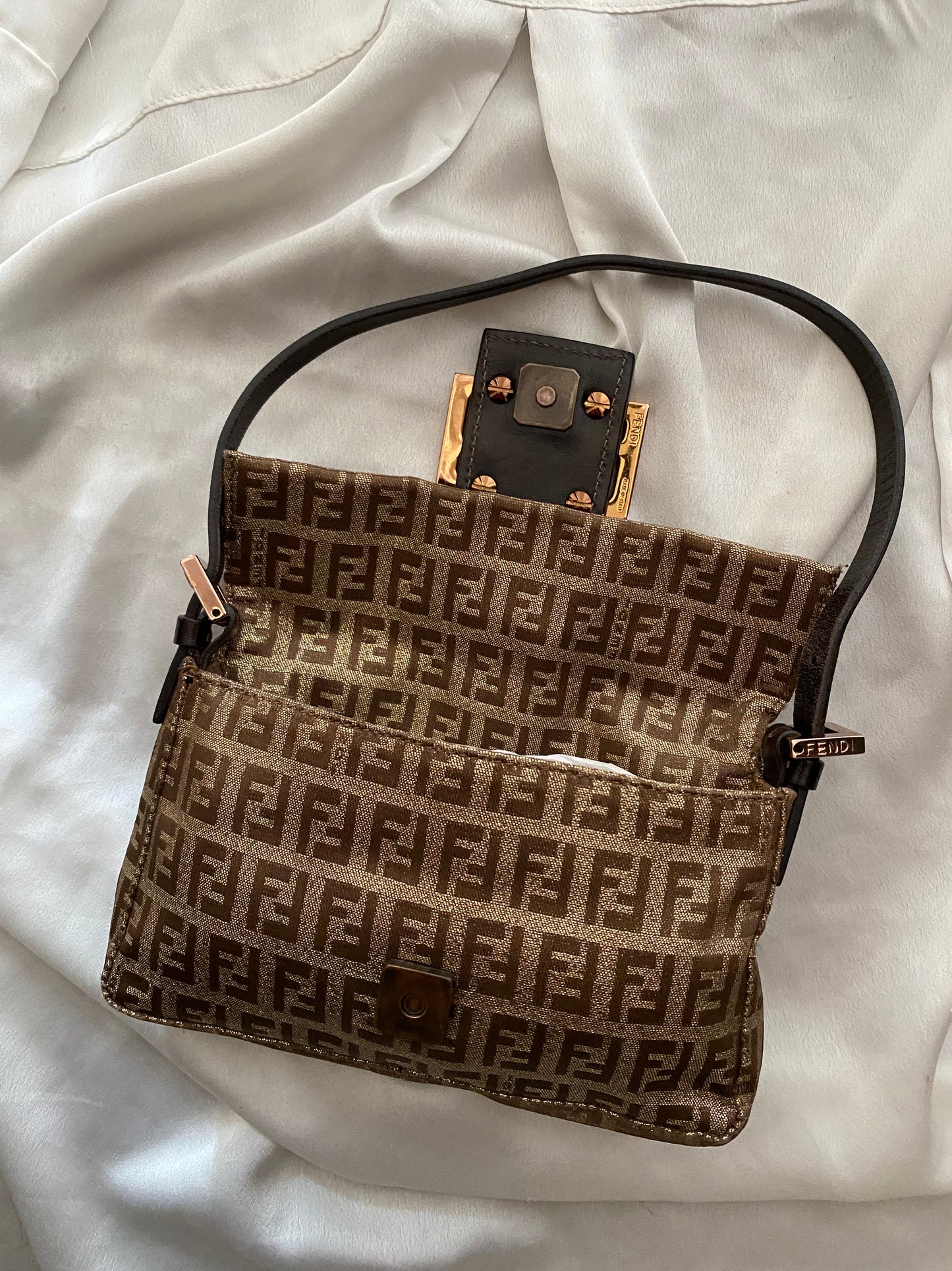 Fendi mini baguette oro brillante monogram zucchino