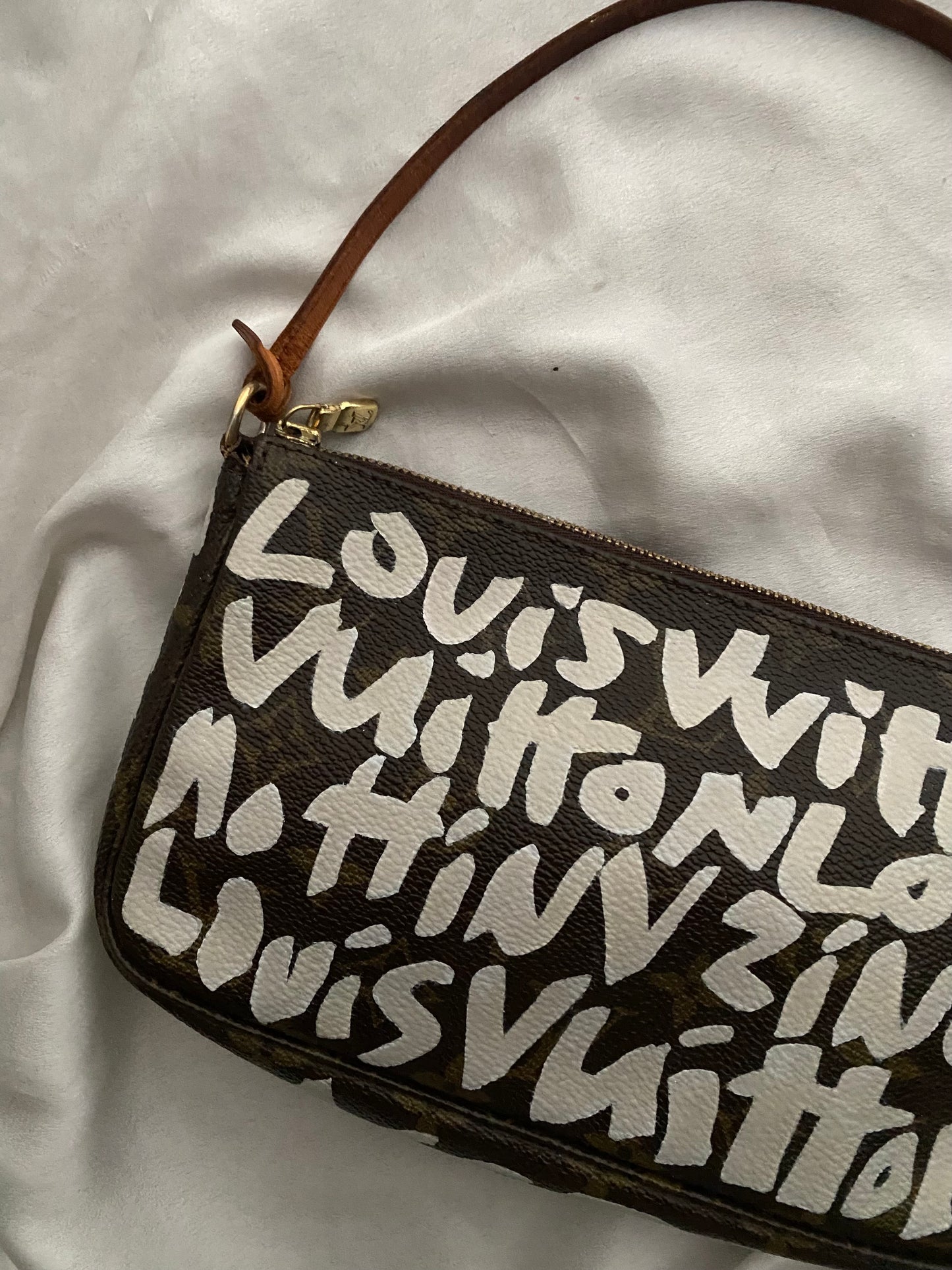 Louis Vuitton x Stephen Sprouse pochette accessoire white graffiti