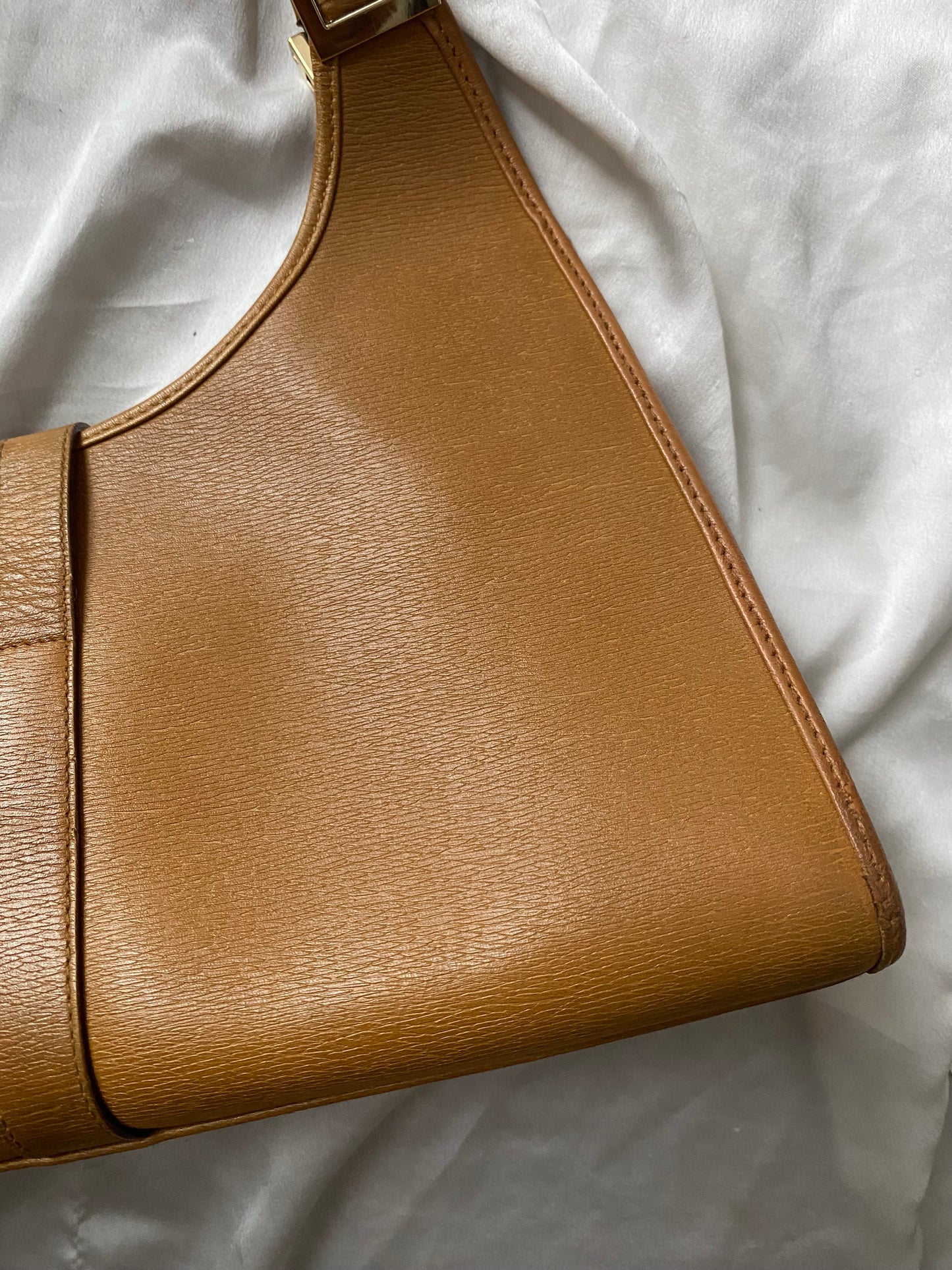 Gucci bardot hazelnut