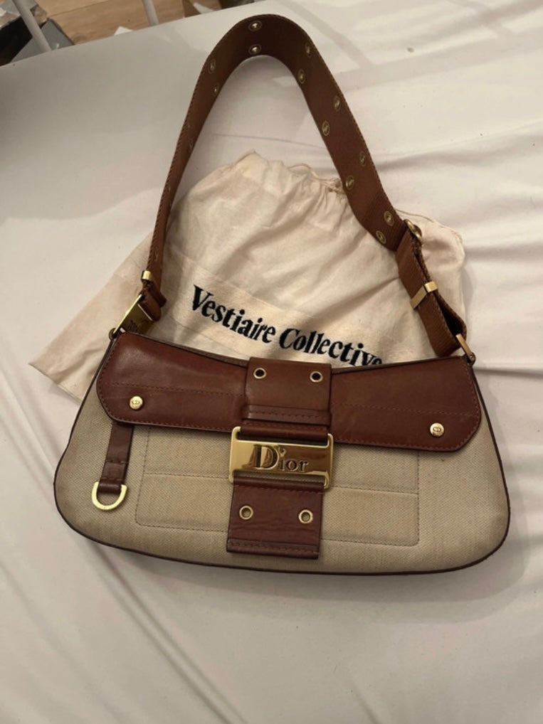 Dior Columbus street chic beige