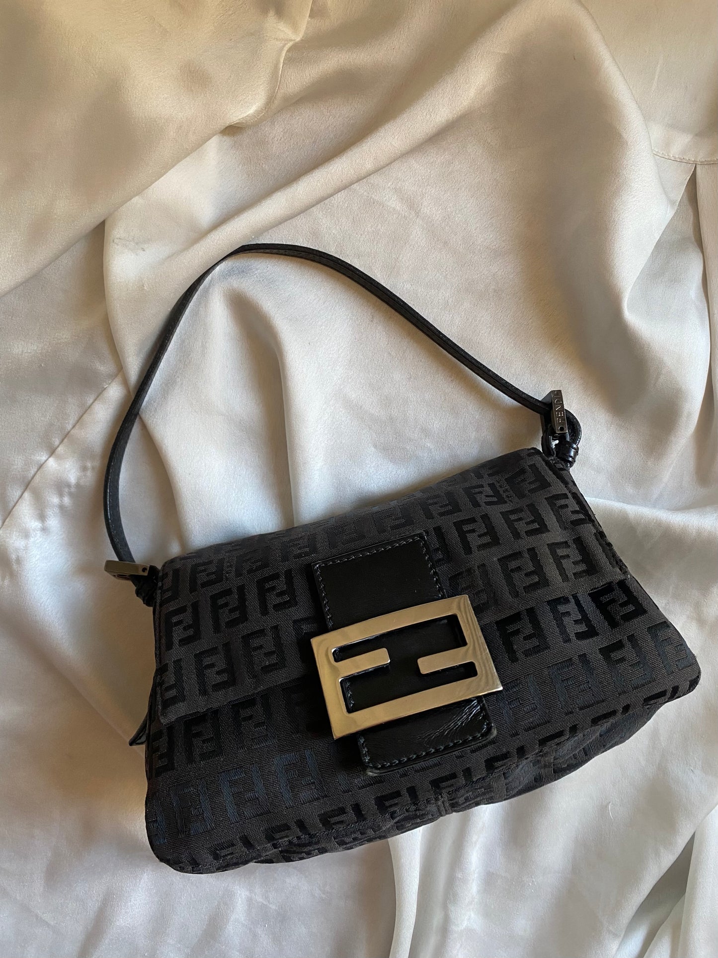 Fendi mini mamma baguette