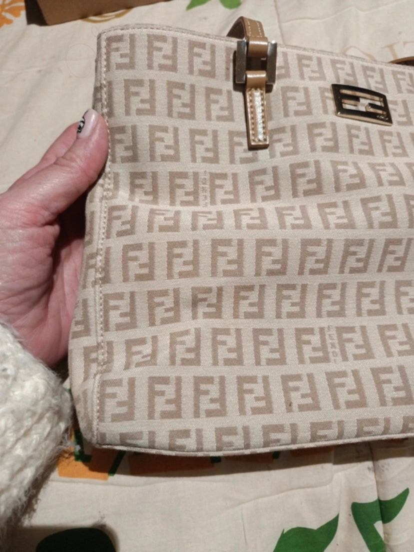 Fendi tote zucchino beige