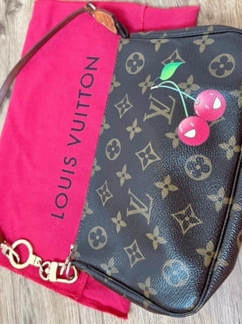 Louis Vuitton pochette accessoire cerises