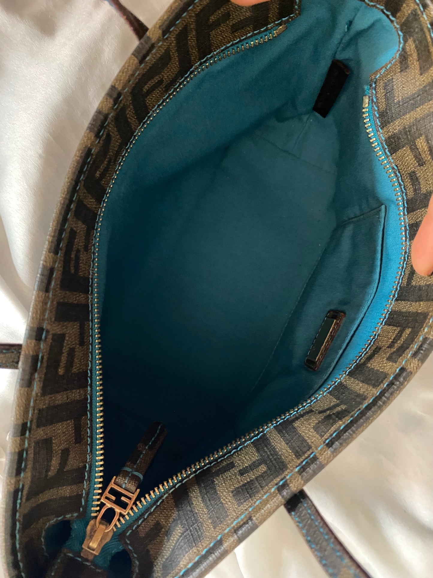 Fendi small roll tote zucca edizione limitata perforated tabacco e pavone