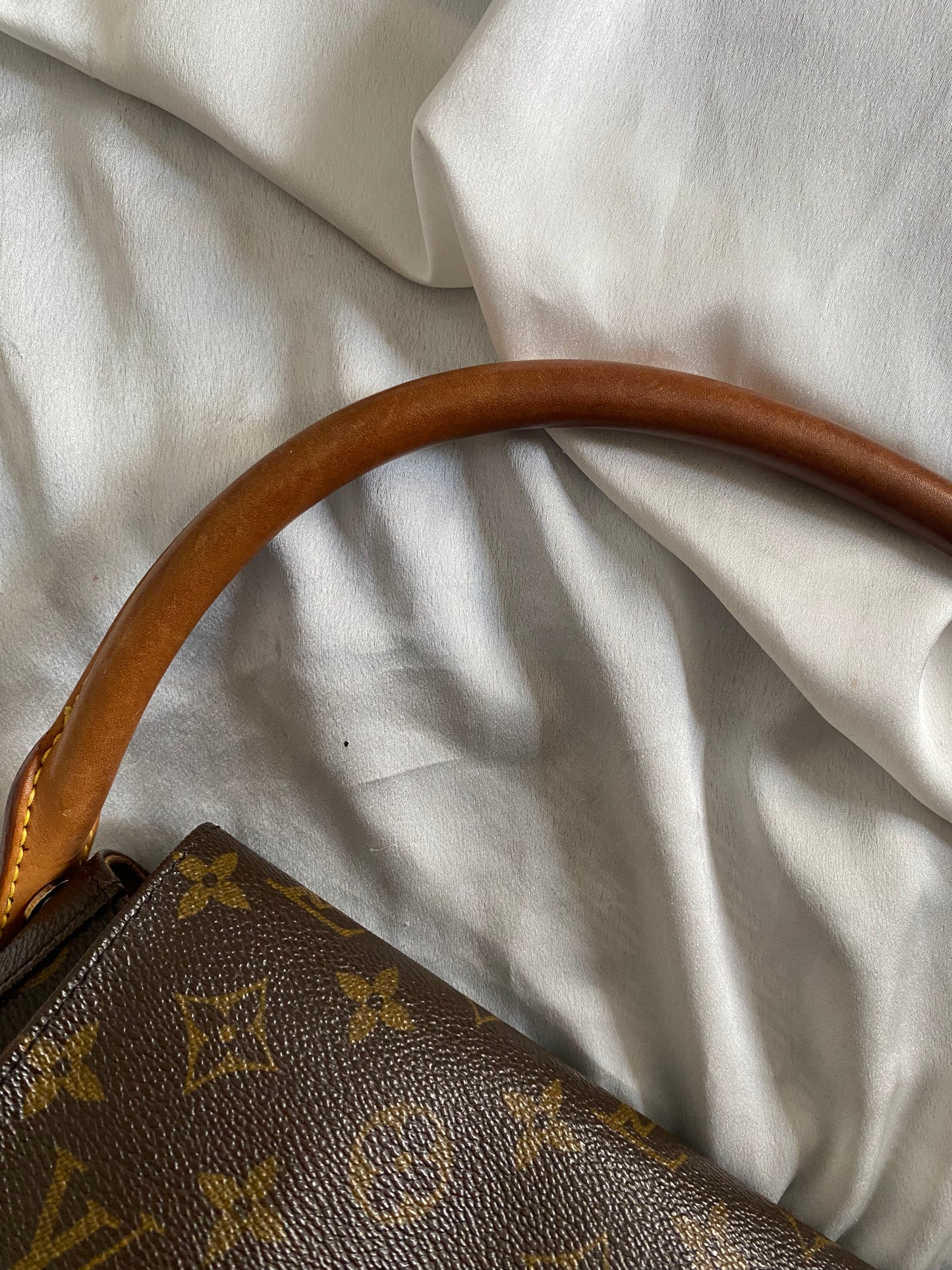 Louis Vuitton Mini Looping