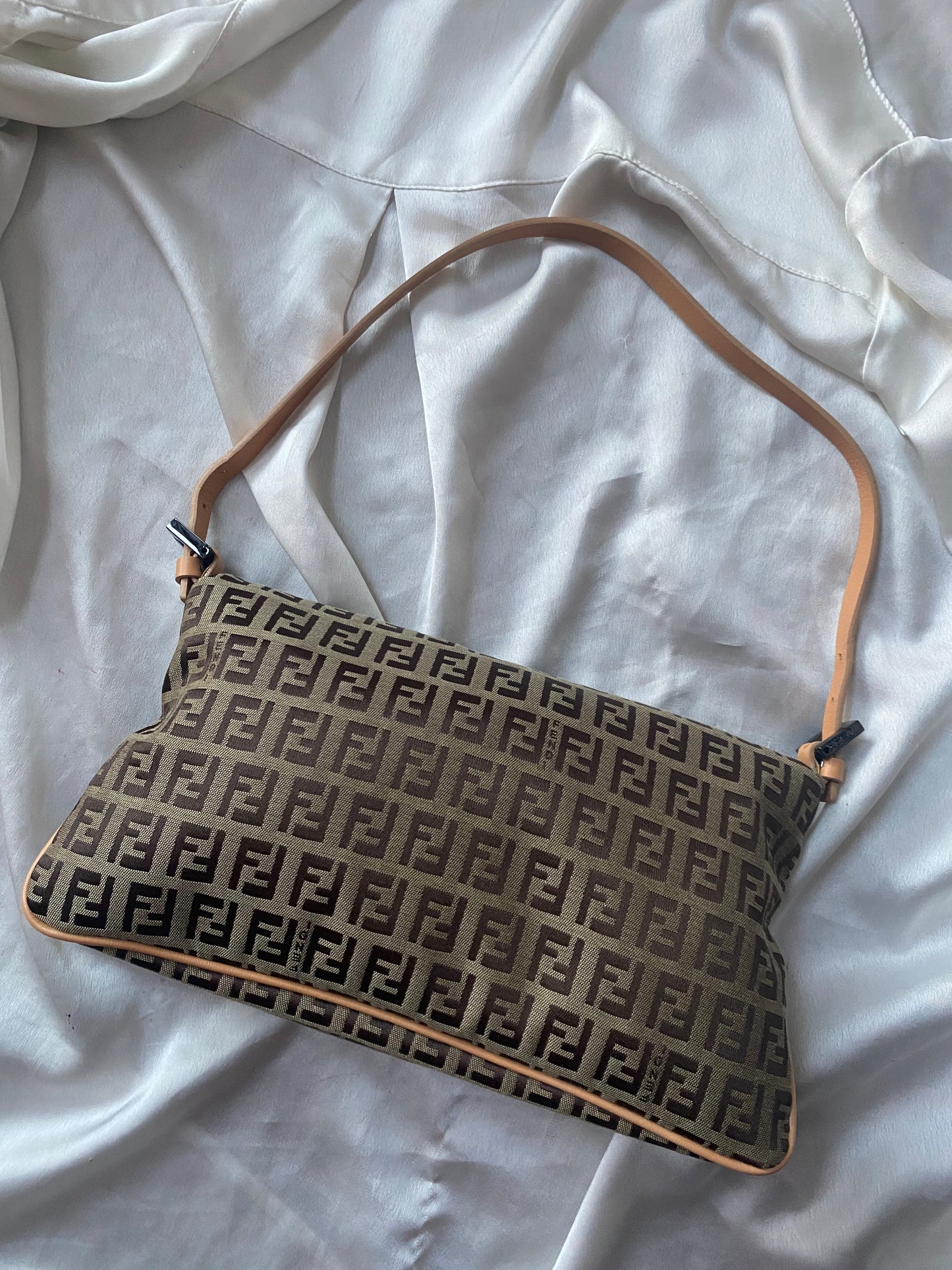 Fendi baguette double flap beige
