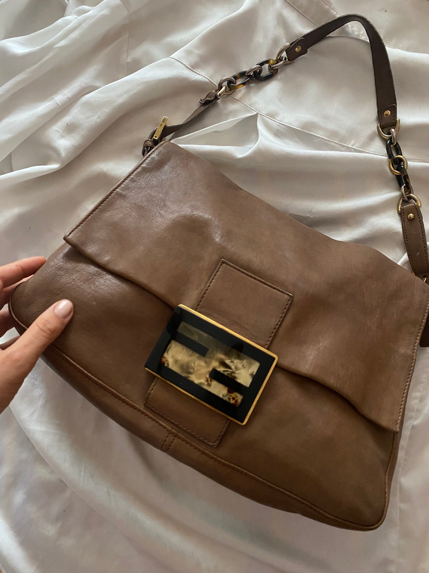 Fendi mamma baguette in pelle marrone marble