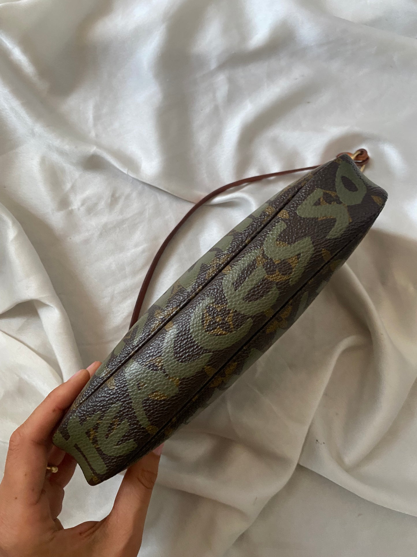 Louis Vuitton x Stephen Sprouse pochette accessoire green graffiti