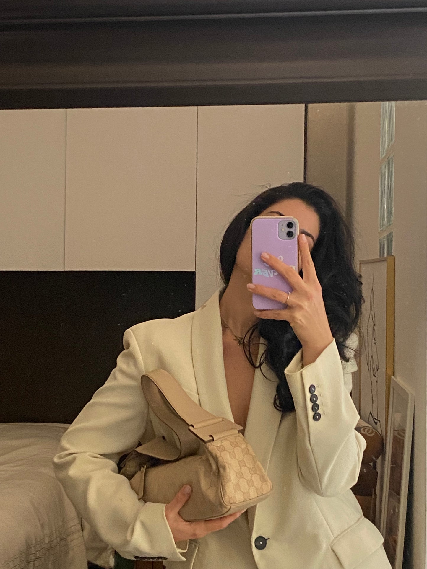 Gucci baguette monogram beige