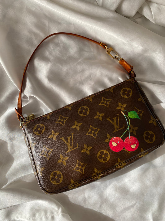 Louis Vuitton pochette accessoire cerises