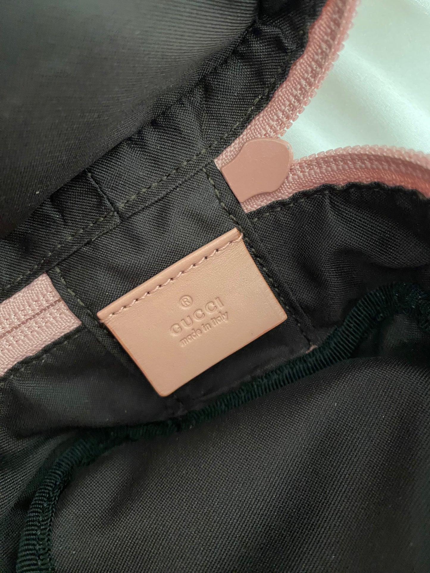 Gucci mini secchiello monogram rosa
