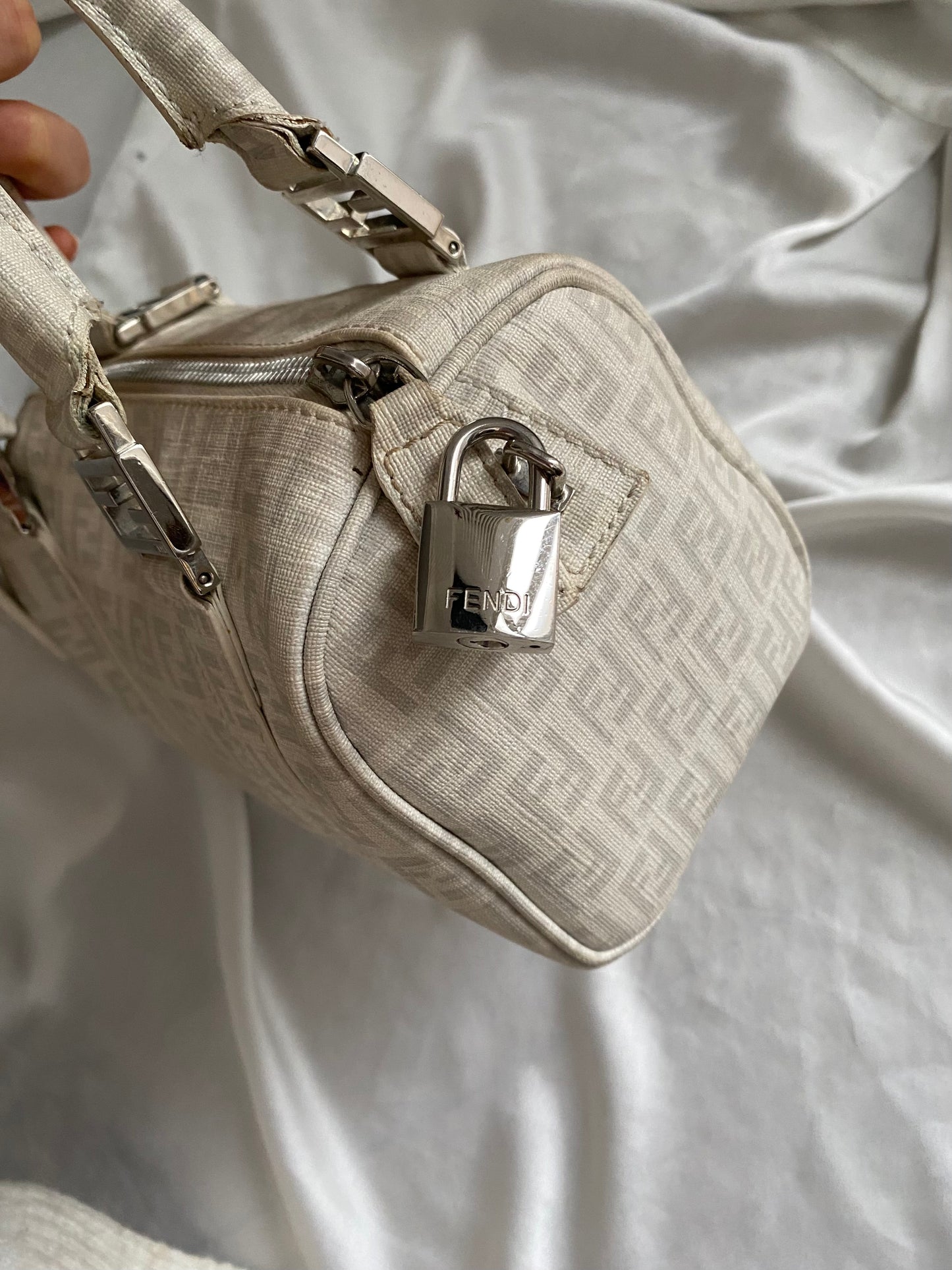 Mini bauletto Fendi monogram zucchino bianco e grigio