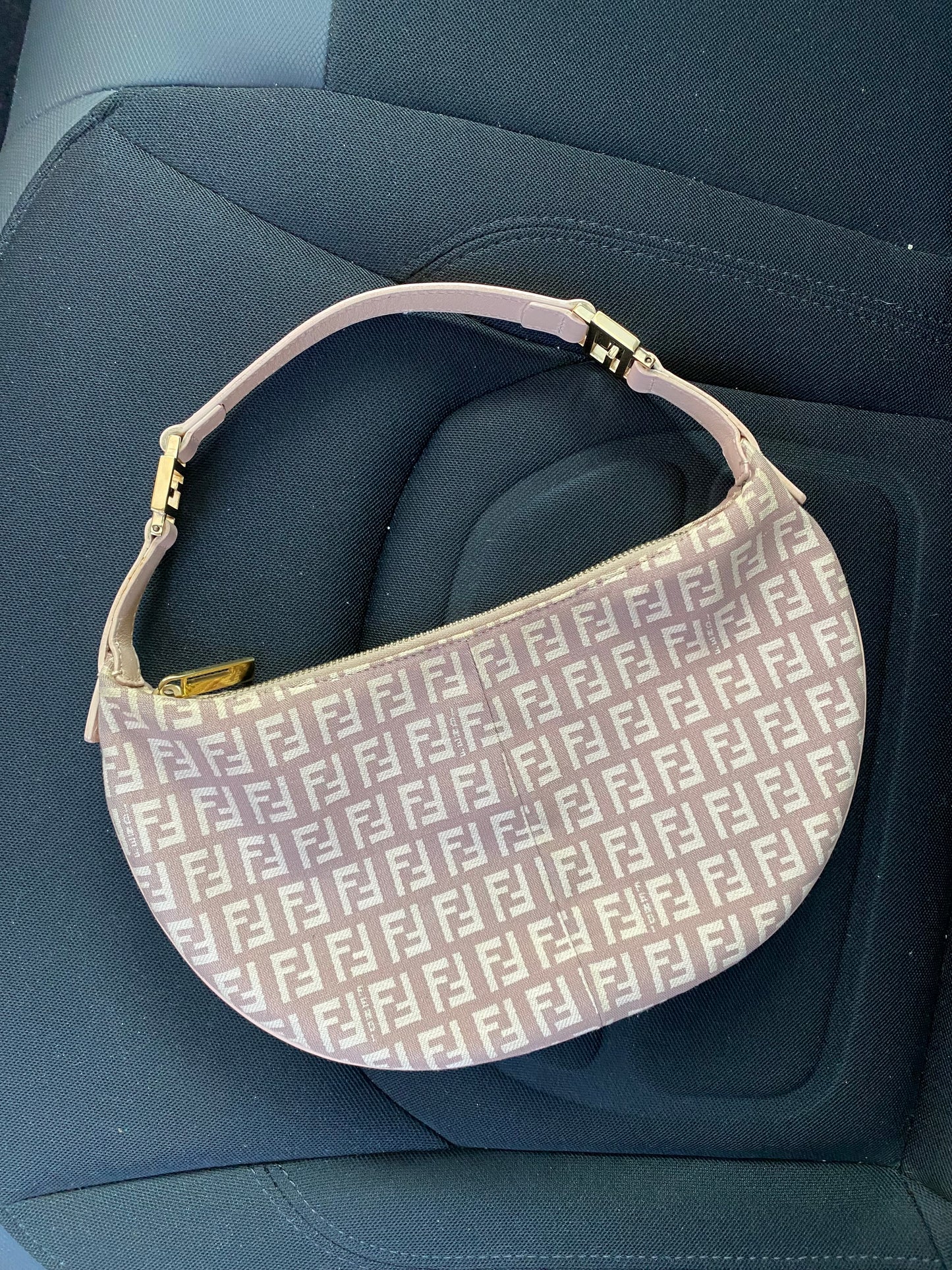 Fendi croissant monogram zucchino media