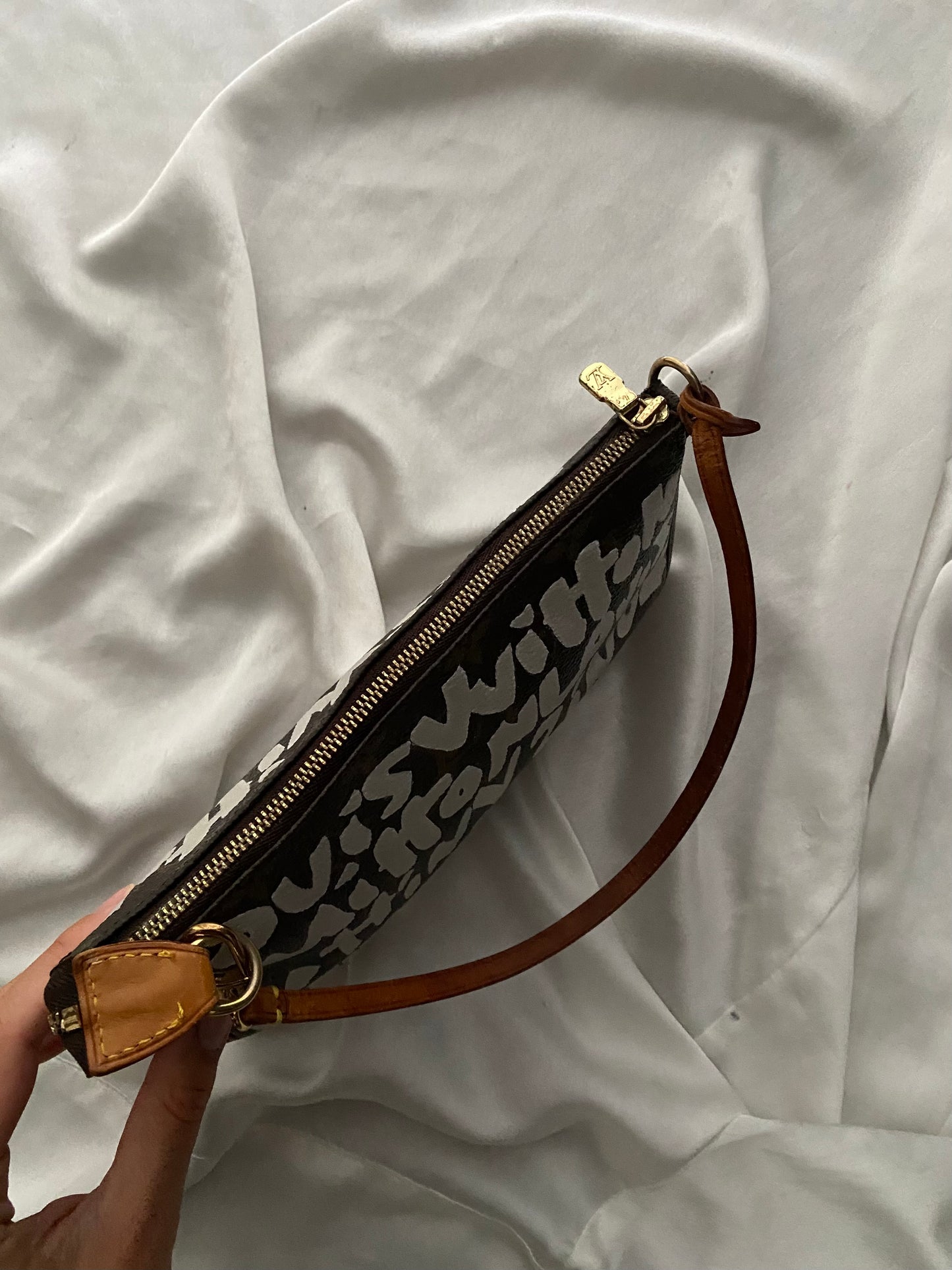 Louis Vuitton x Stephen Sprouse pochette accessoire white graffiti