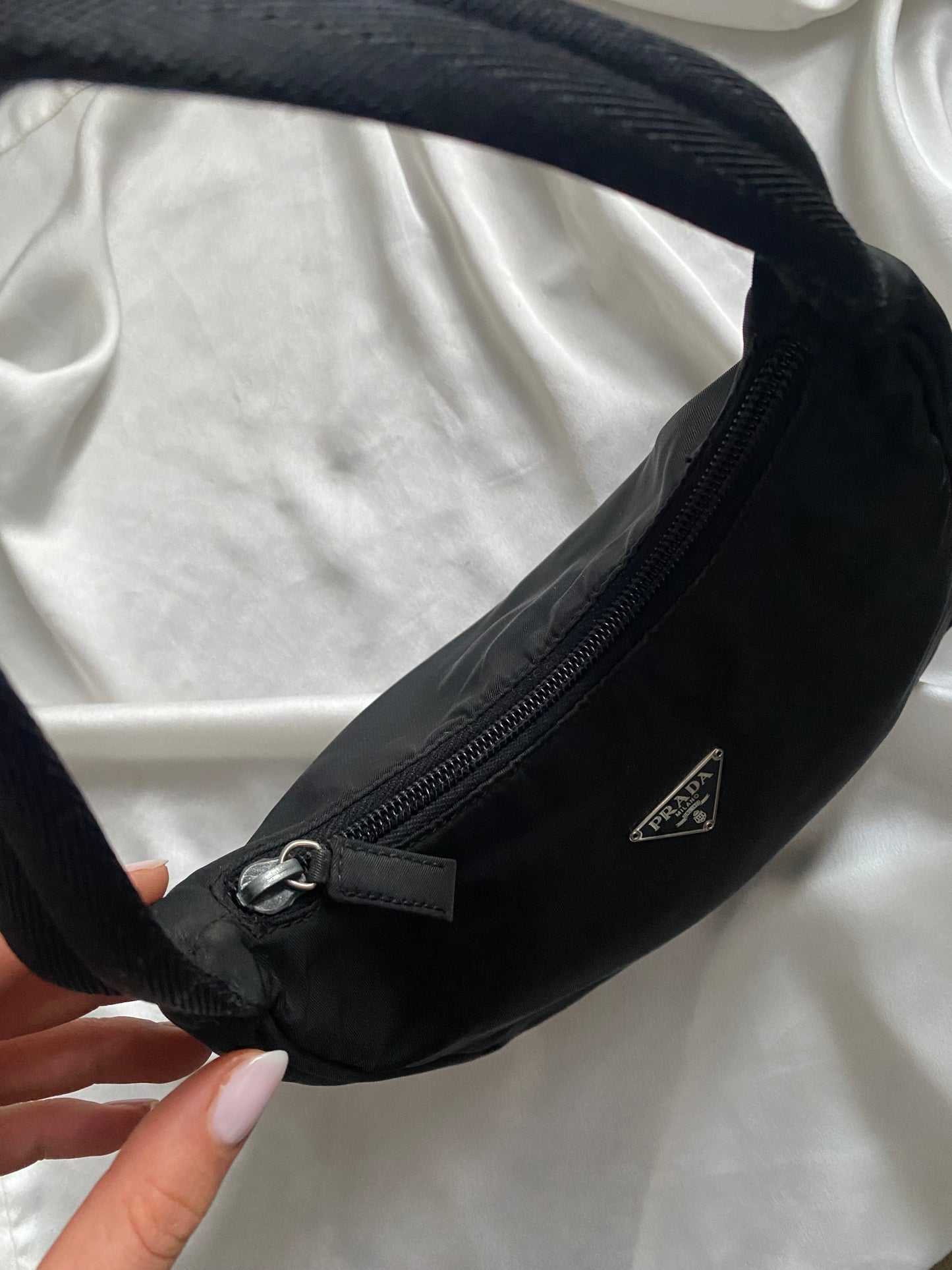Prada mini hobo black con dustbag