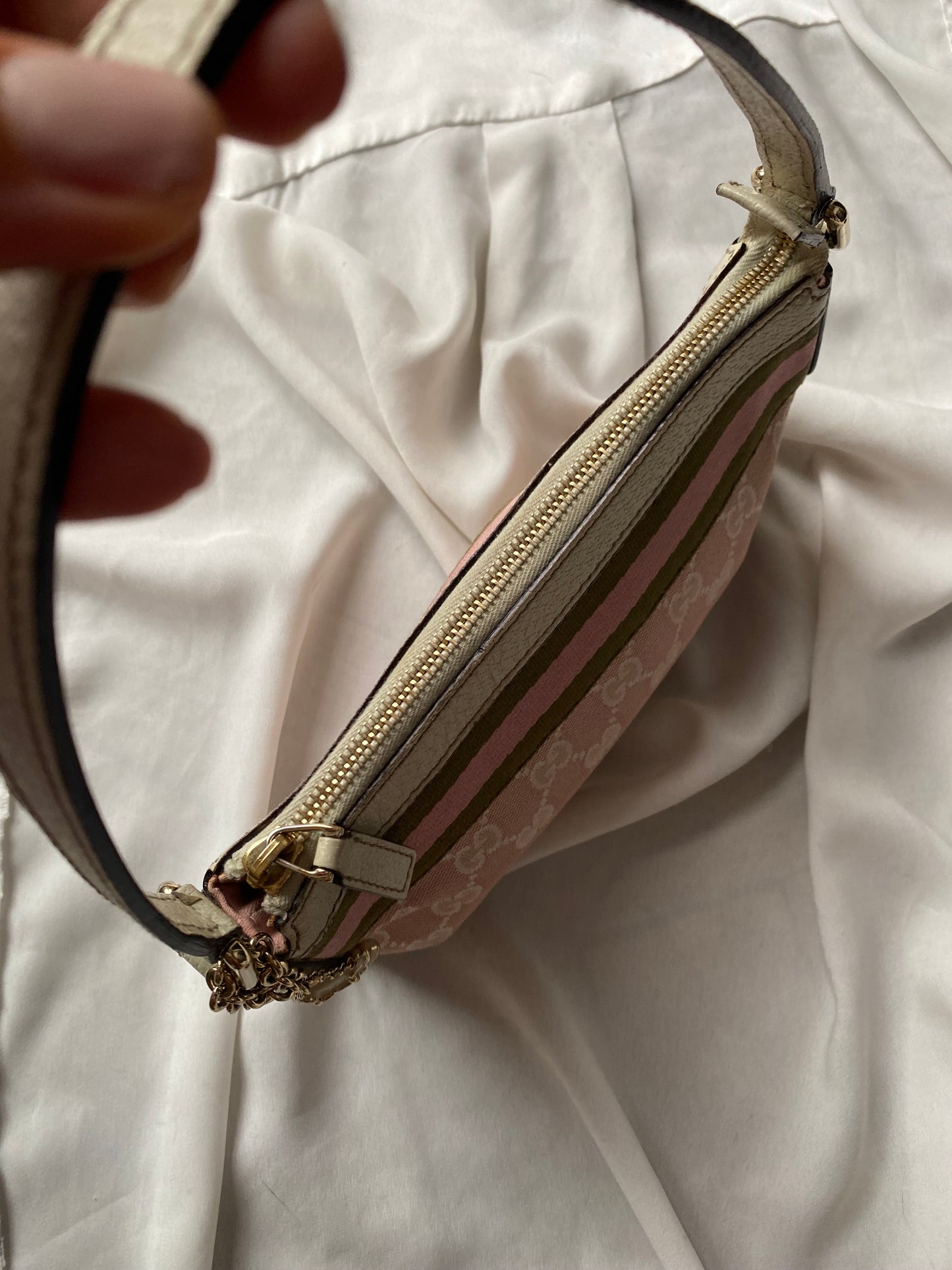 Gucci sherry line pochette monogram rosa