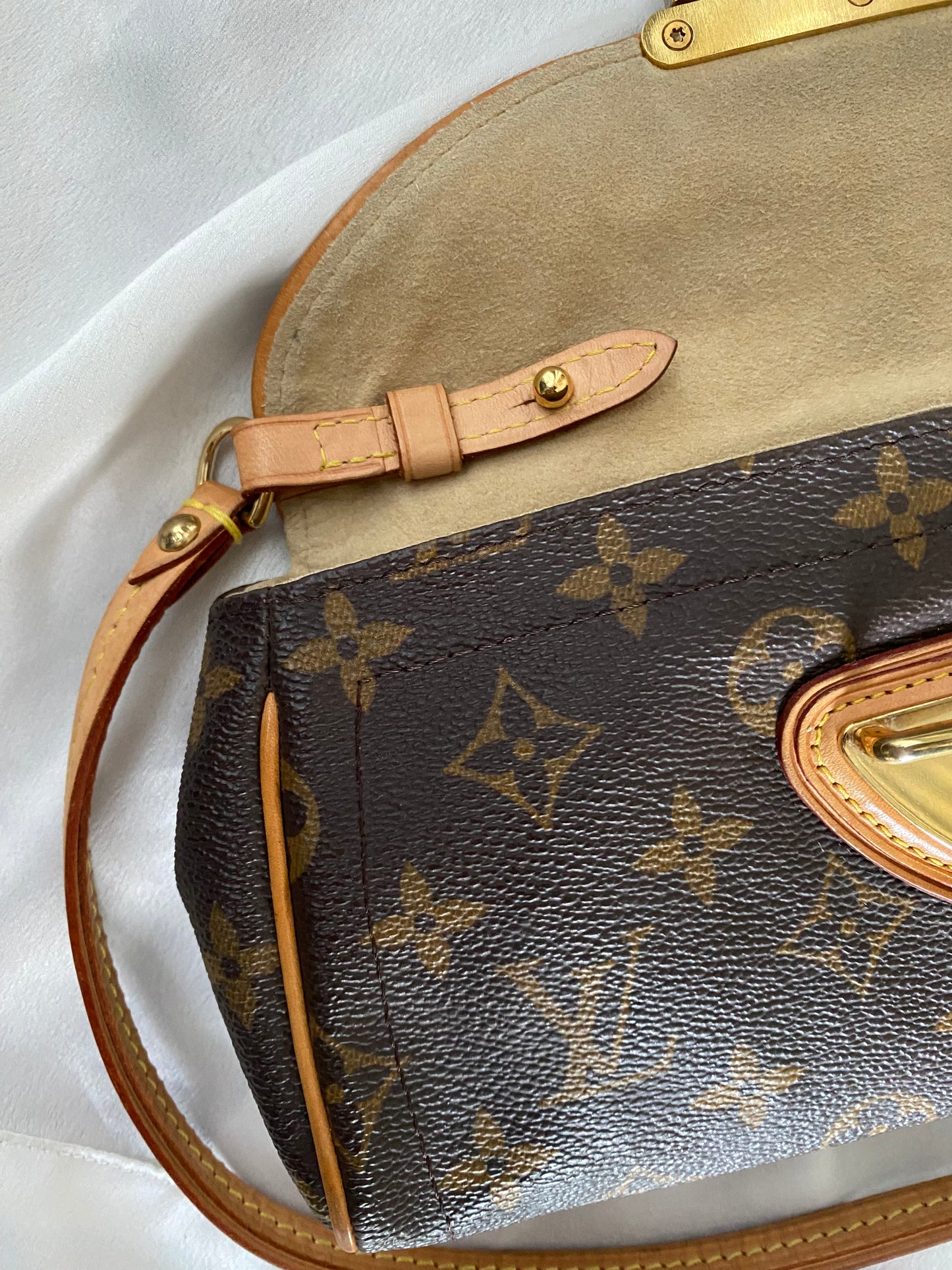 Louis Vuitton pochette Beverly